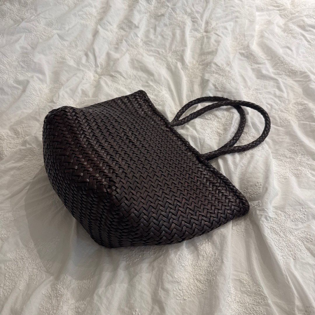 Dragon Diffusion Grace Basket Small Dark Brown 착용 스타일
