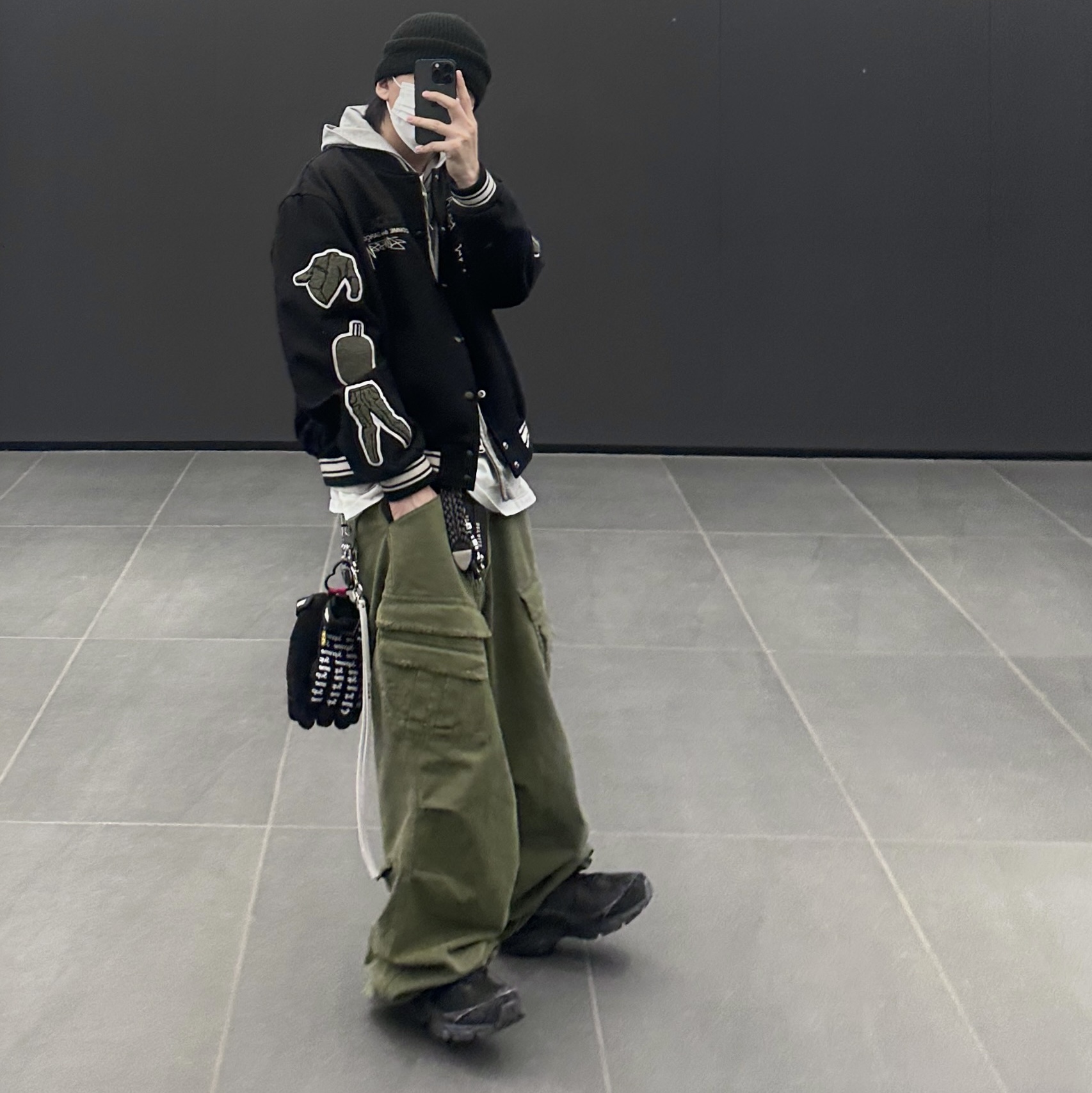 New Balance 509 Black Castle Grey, Nonnod Double Pocket Cargo Pants Vintage Khaki 착용 스타일