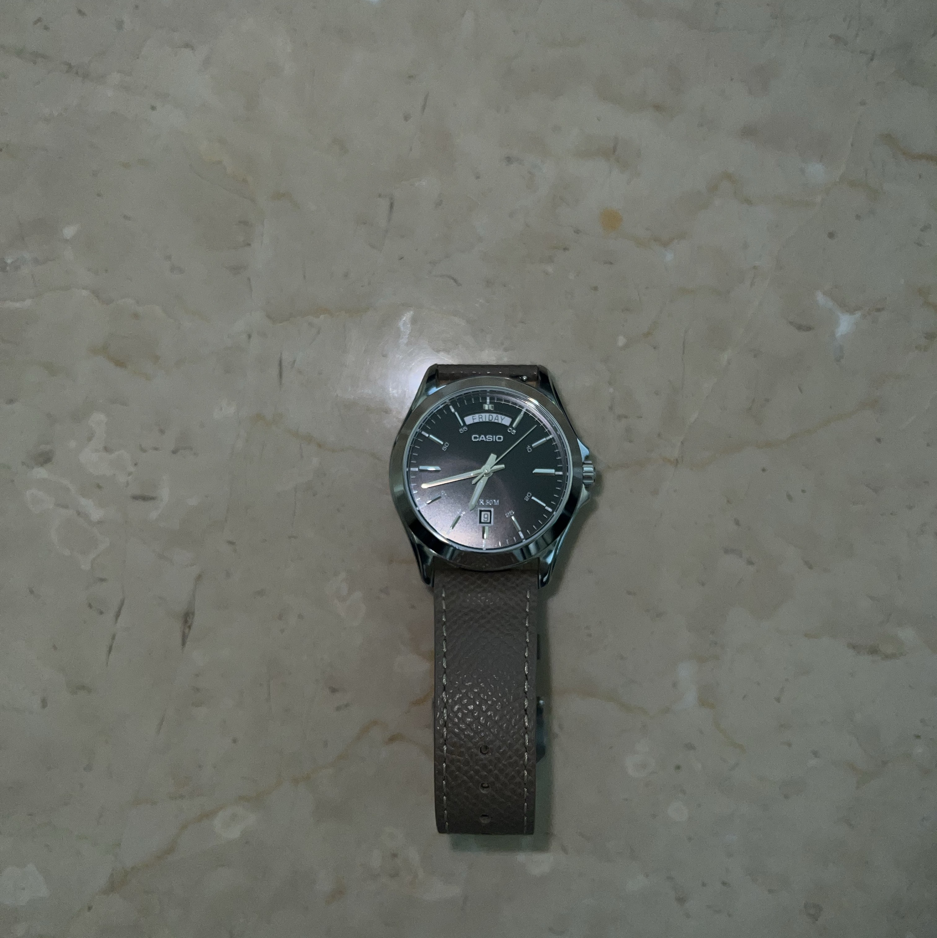 Casio MTP-1370D-1A1 착용 스타일