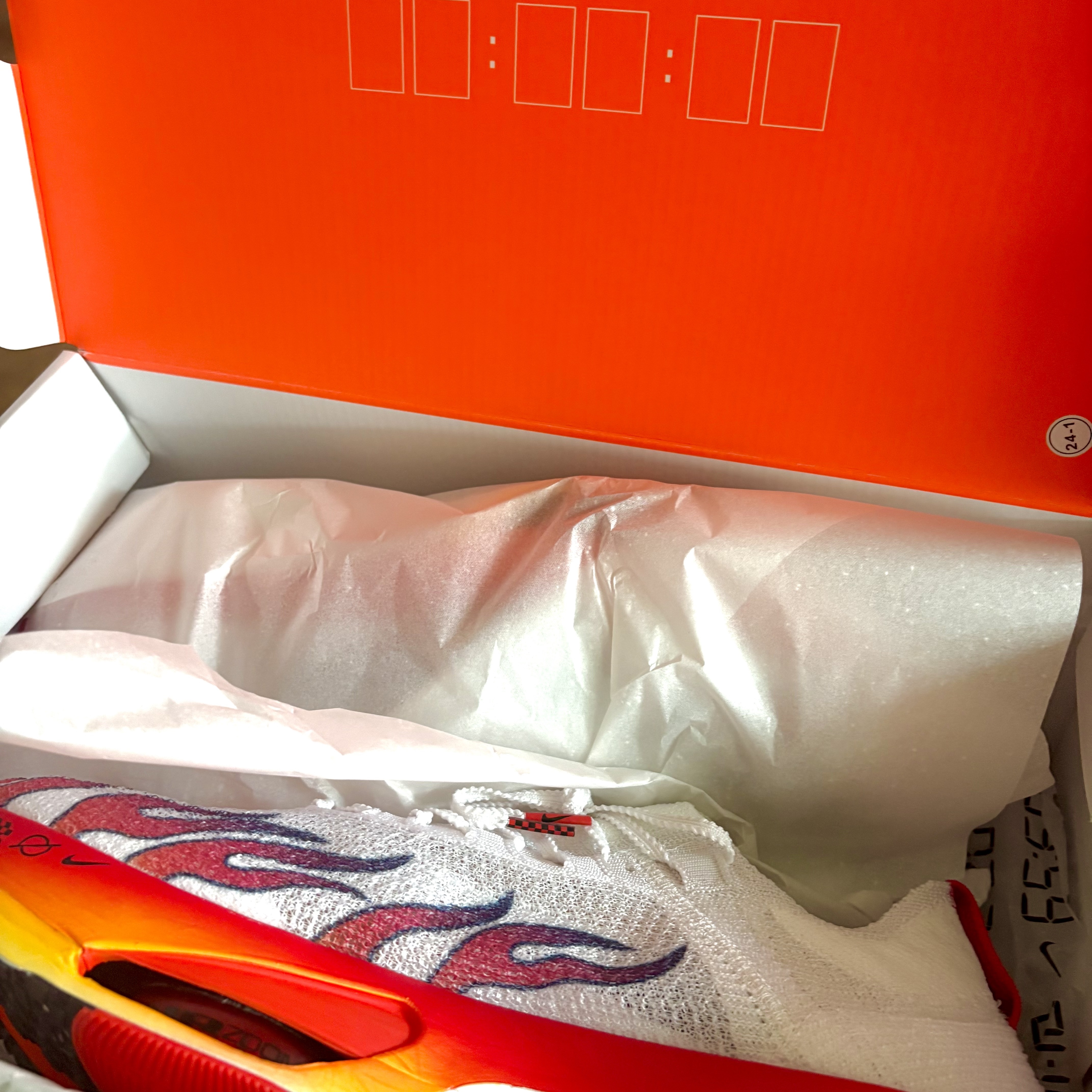 Nike Air Zoom Alphafly Next% 3 PRM White Habanero Red 착용 스타일