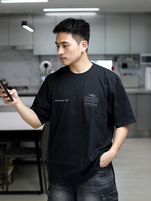 Stussy Beach House Pigment Dyed T-Shirt Black 착용 스타일 - 2