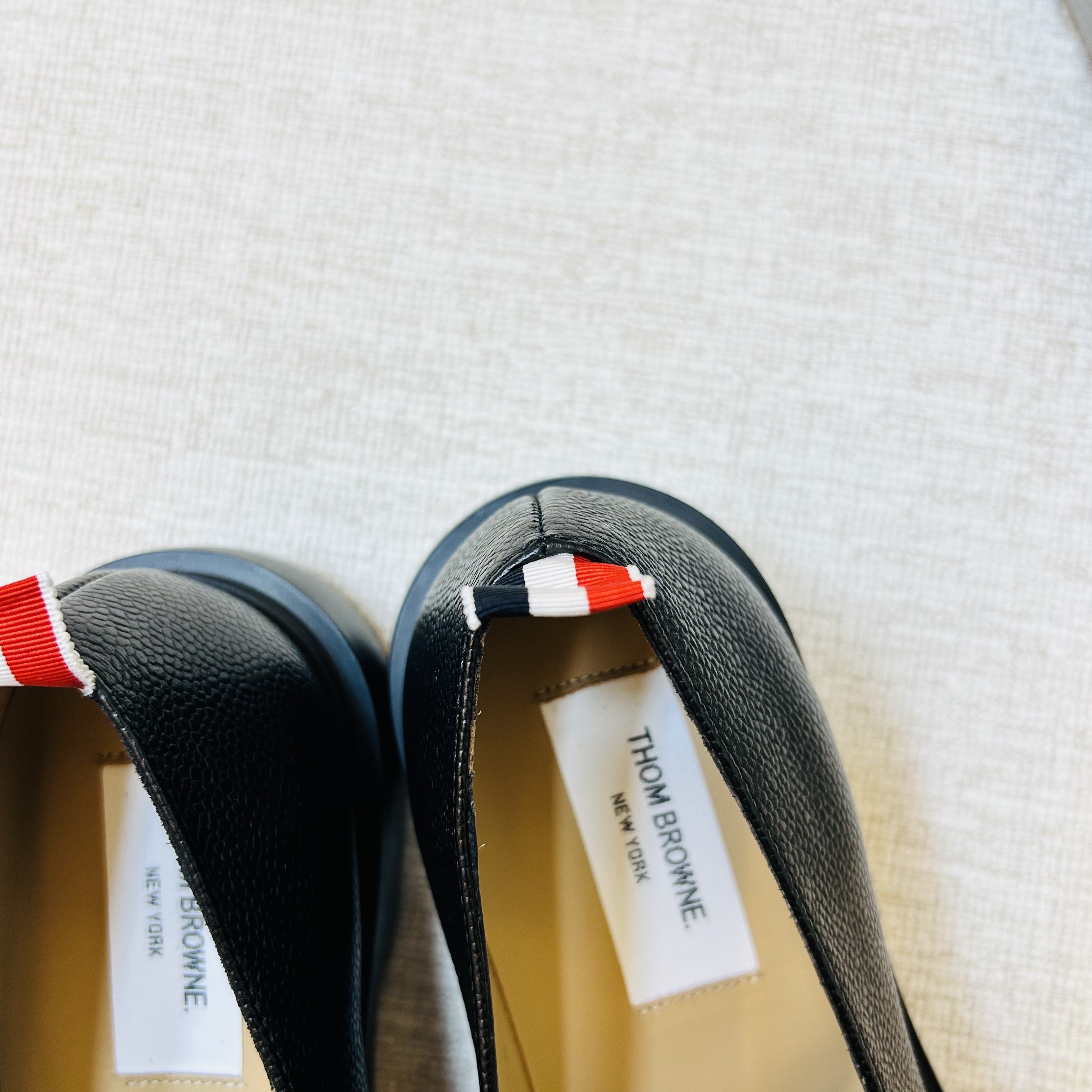 Thom Browne Pebble Grain Rubber Sole Penny Loafer Black 착용 스타일