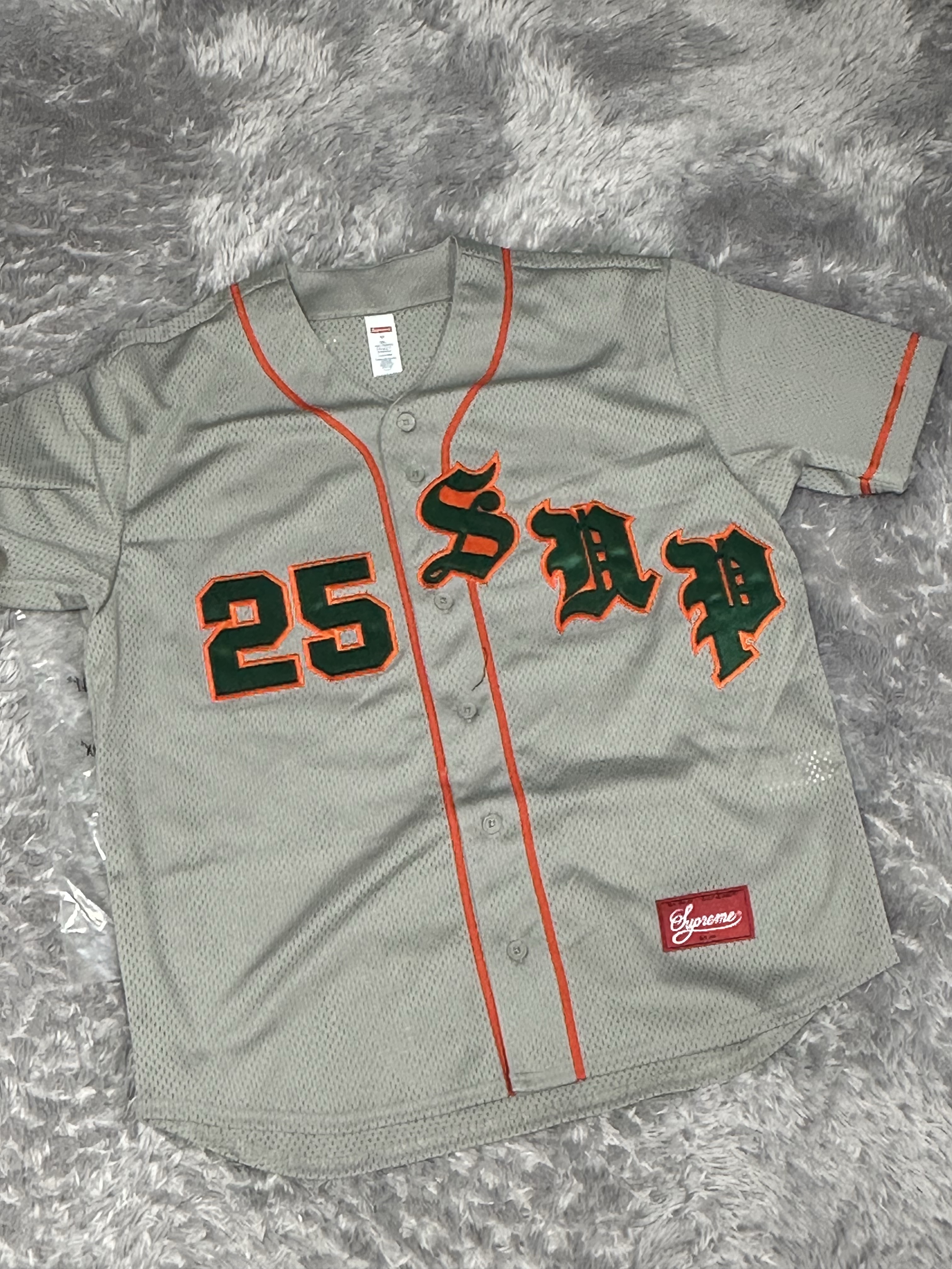 Supreme Old English Baseball Jersey Grey - 25SS 착용 스타일 - 1