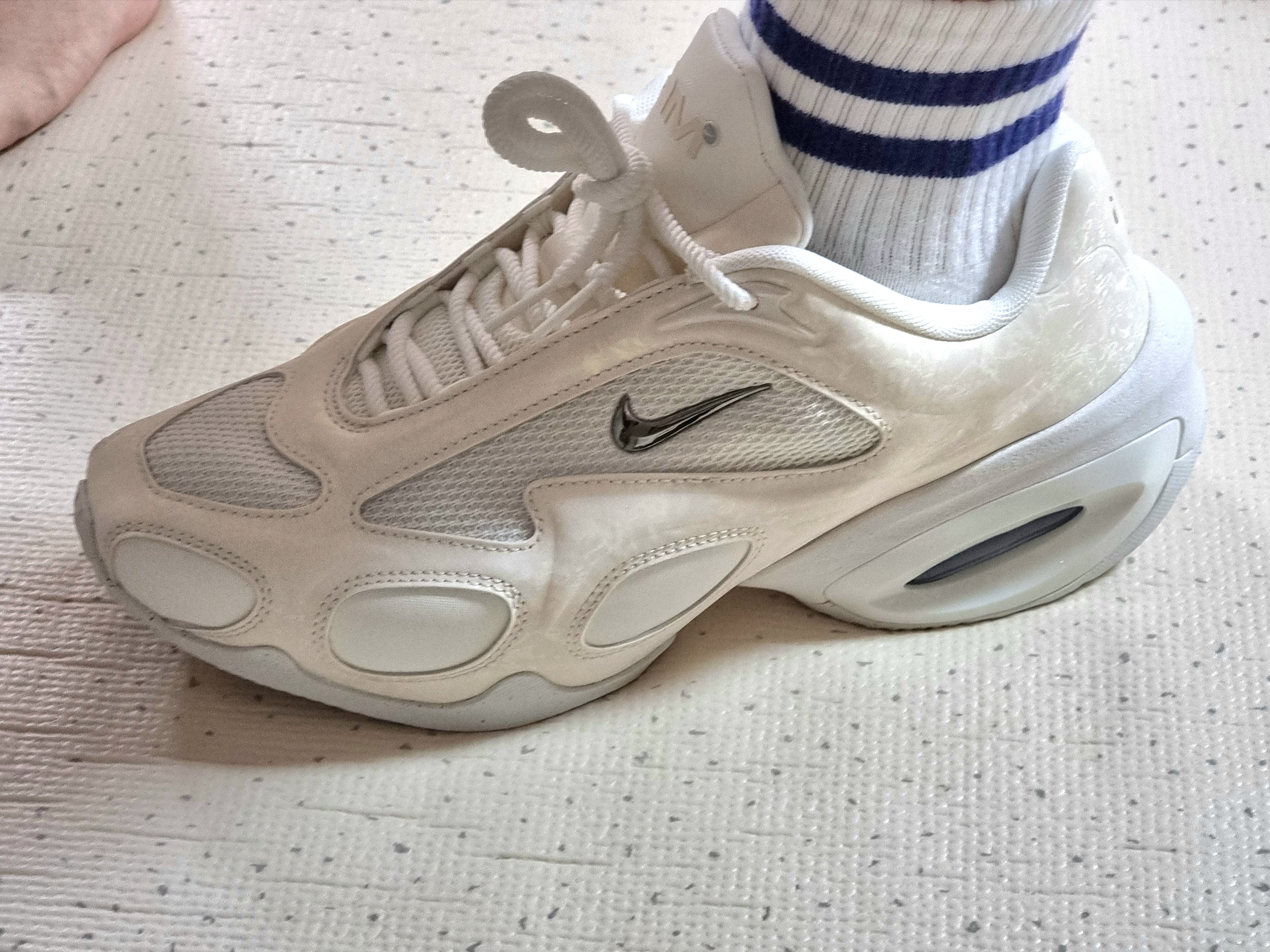 (W) Nike Air Max Muse Sail and Pale Ivory 착용 스타일