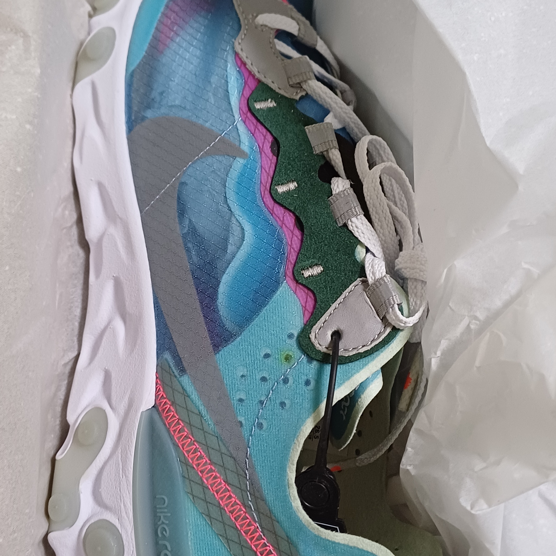 Nike React Element 87 Royal Tint 착용 스타일