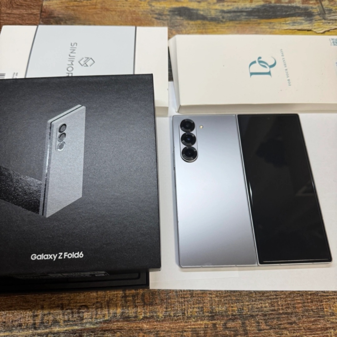 Samsung Galaxy Z Fold6 512GB Silver Shadow (Korean Ver.) 착용 스타일