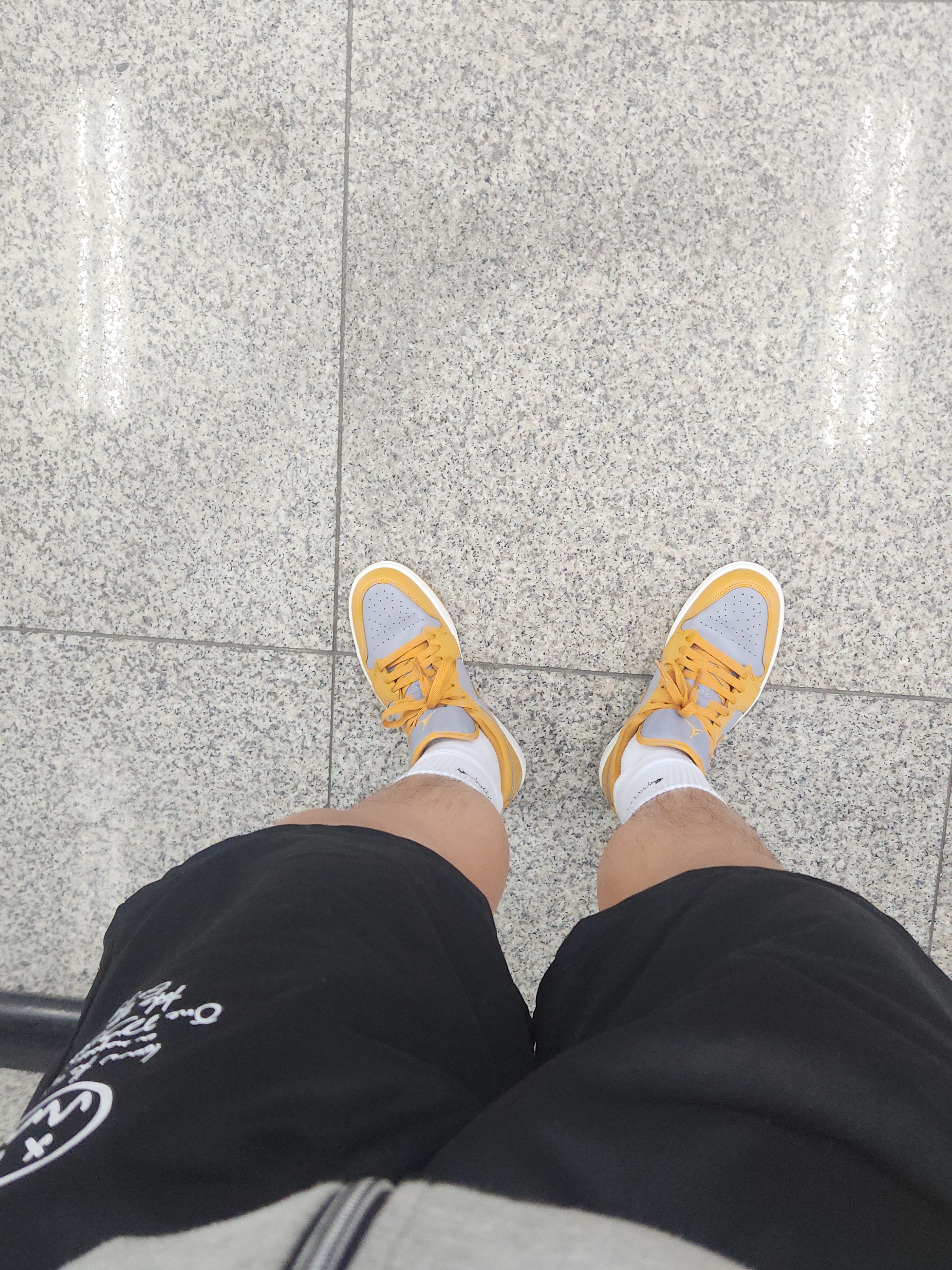 (W) Jordan 1 Low Cement Grey Chutney 착용 스타일