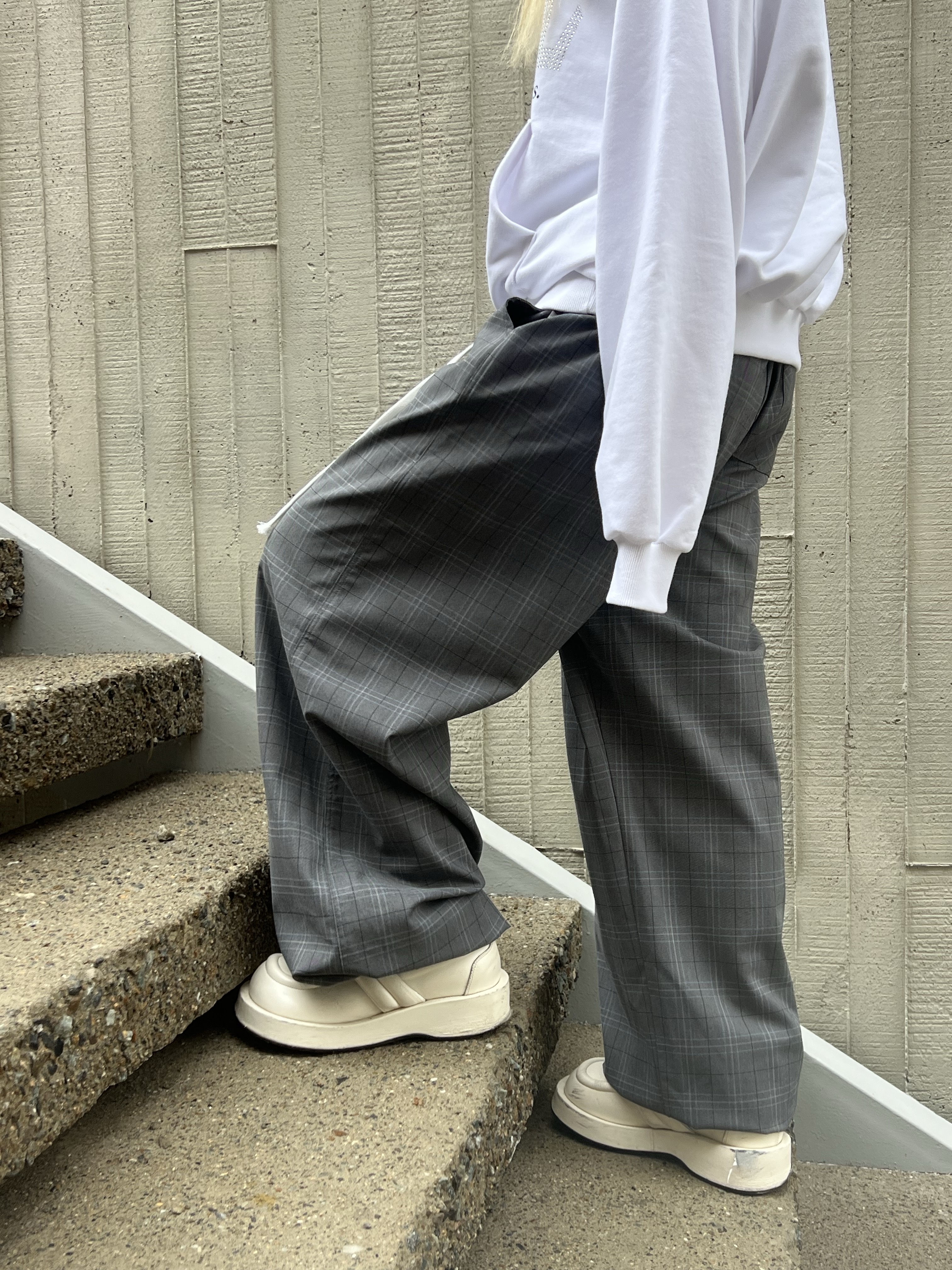Hono Report Easy Big Rope Pants Gray Check 착용 스타일 - 1