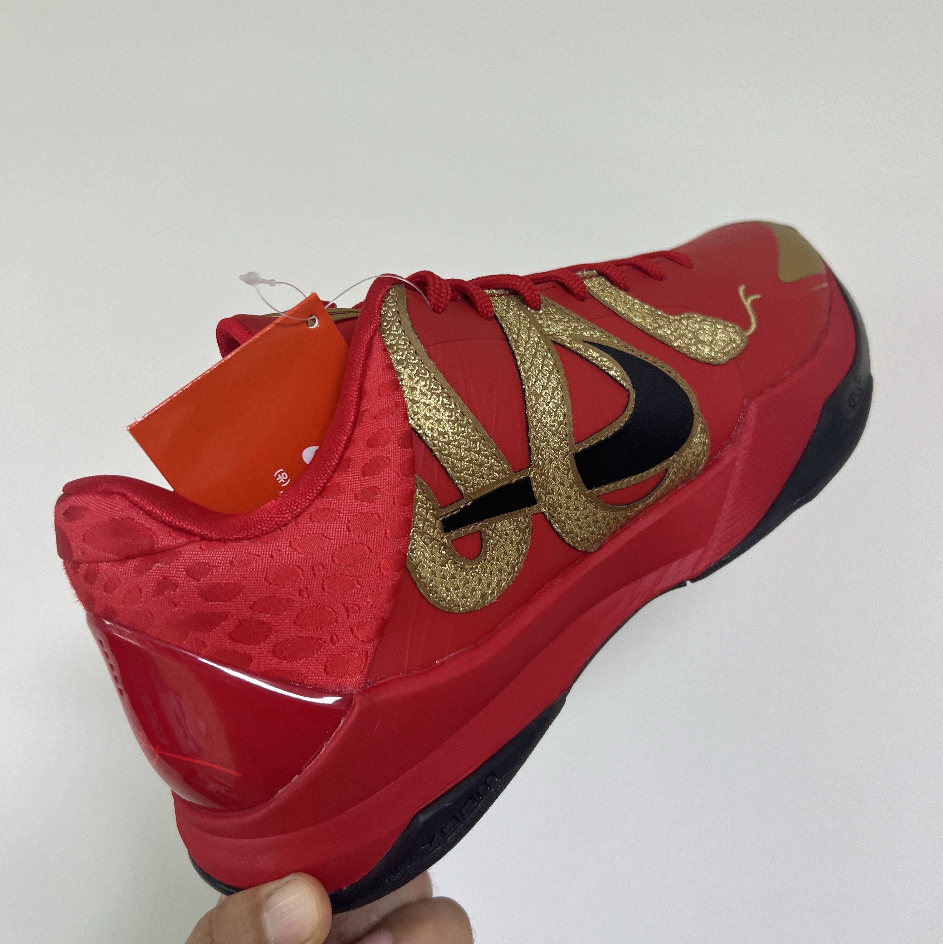 Nike Kobe 5 Protro Year of the Mamba University Red 착용 스타일 - 2
