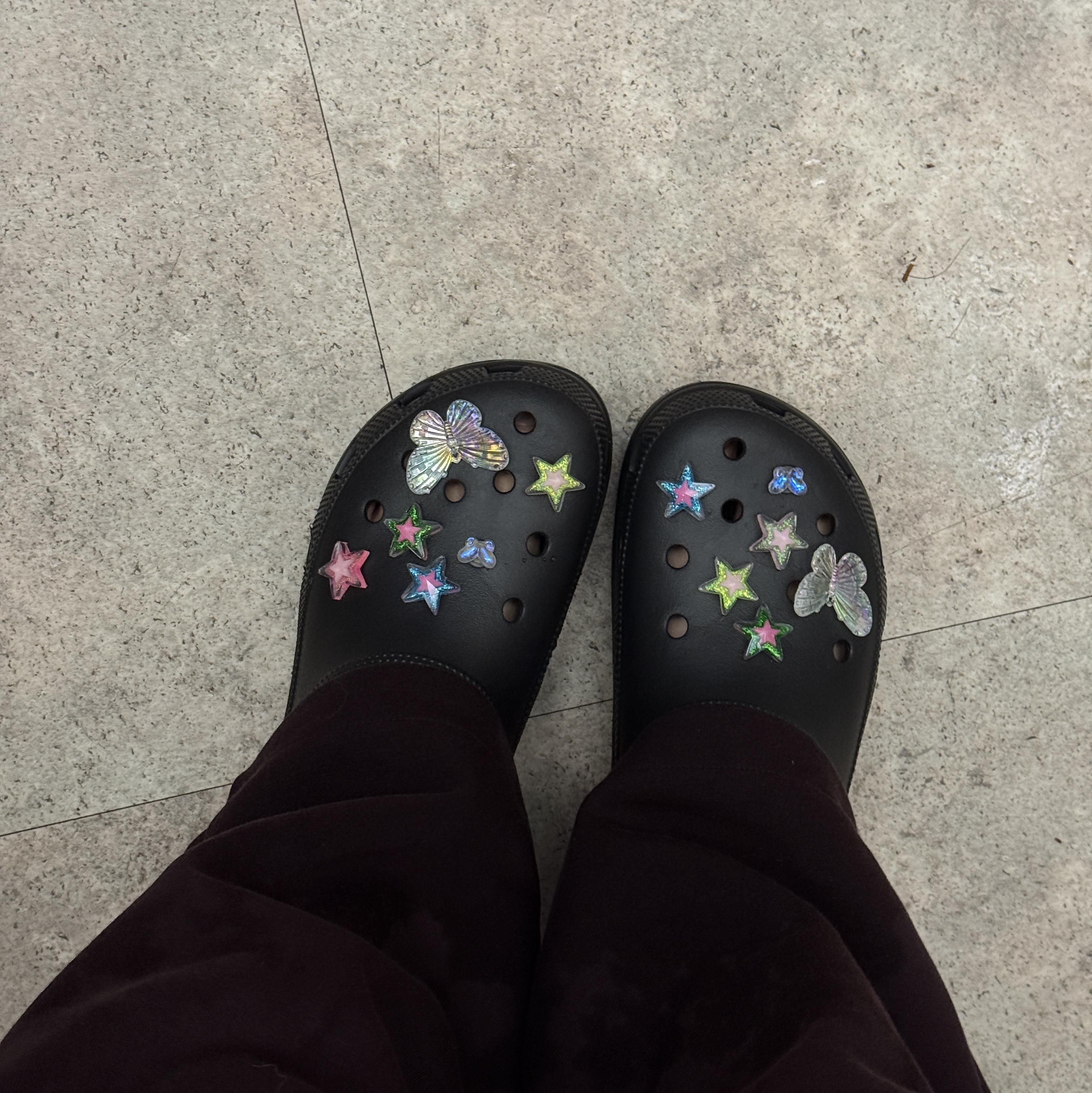 (W) Crocs Classic Platform Clog Black 착용 스타일