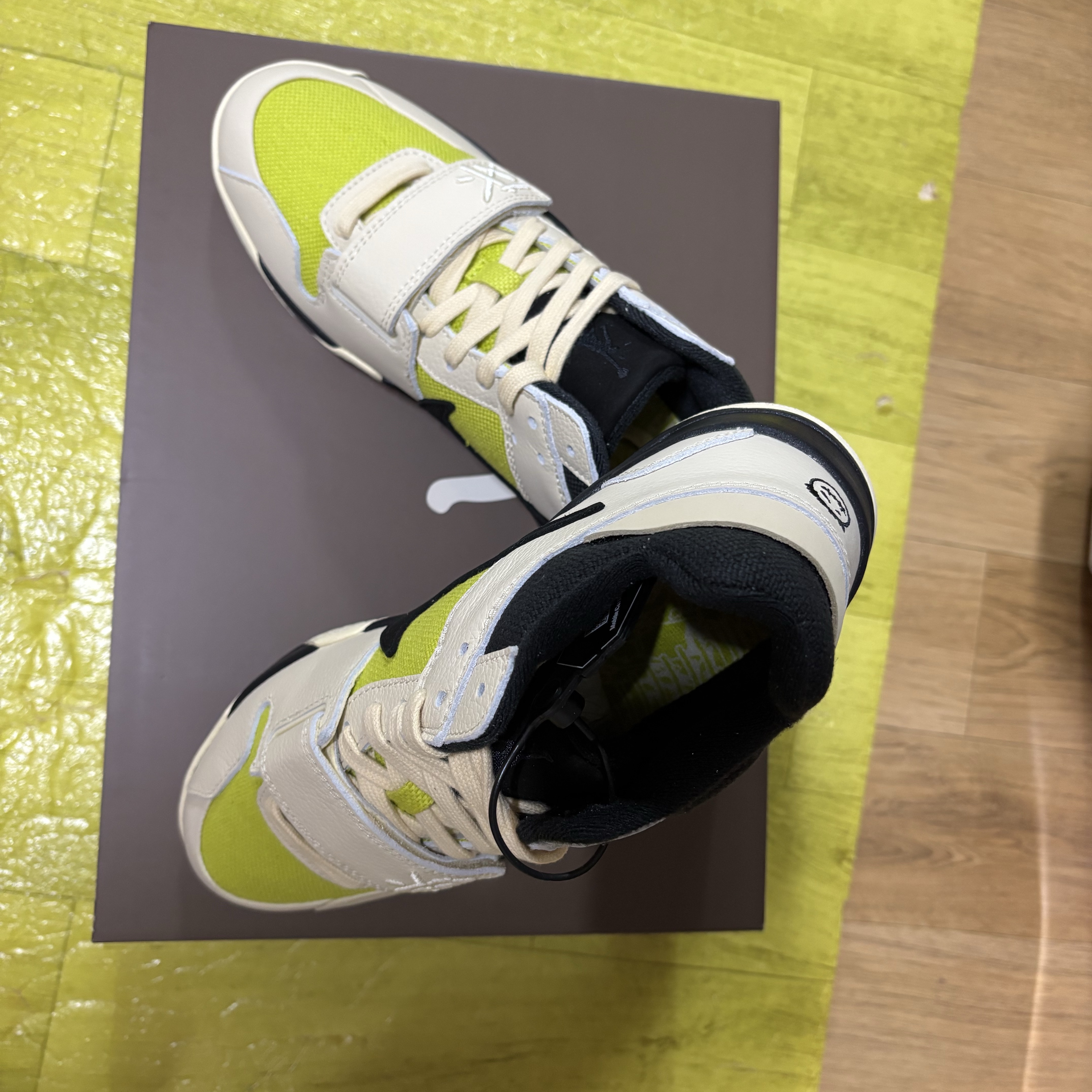 Jordan x Travis Scott Jumpman Jack TR Bright Cactus 착용 스타일