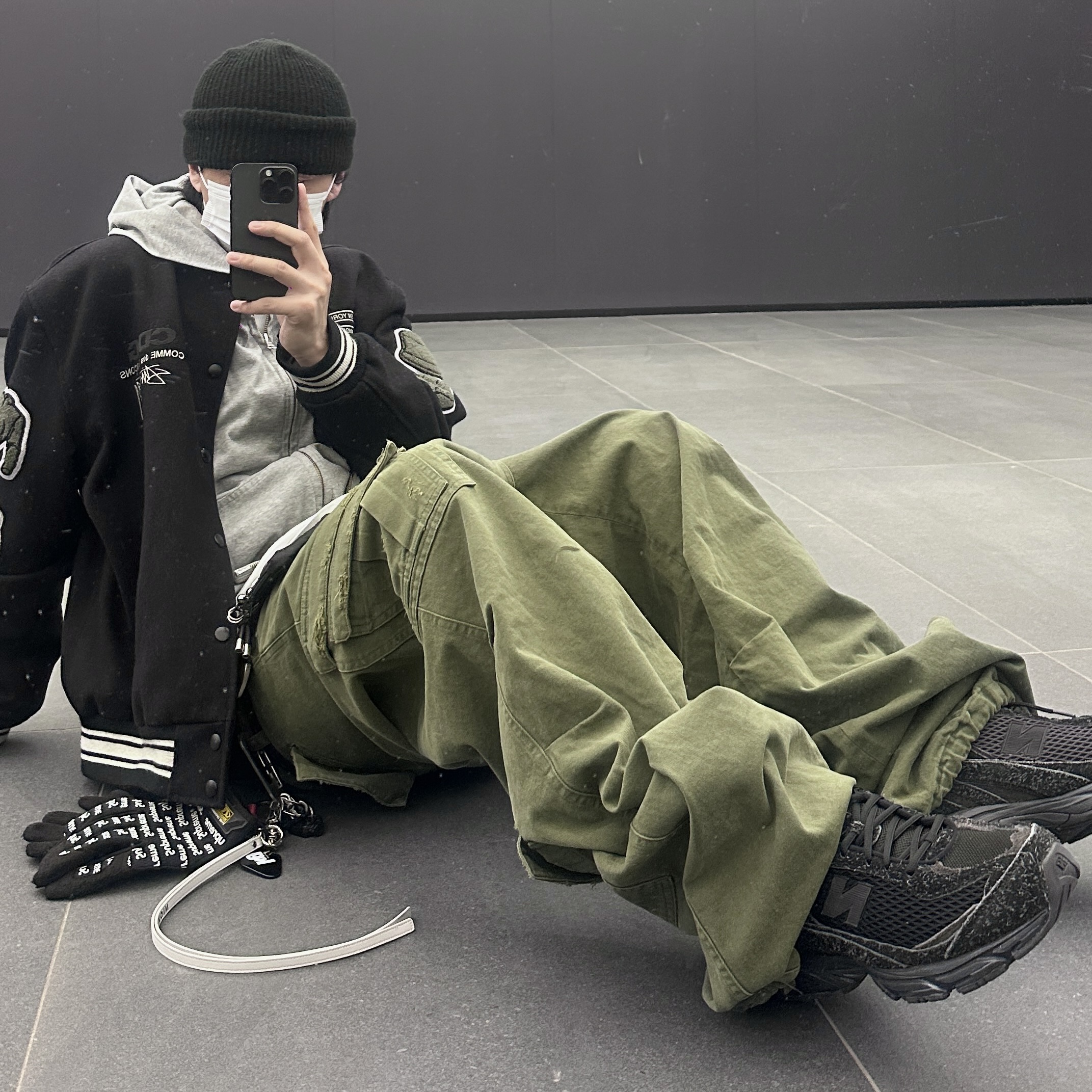 Nonnod Double Pocket Cargo Pants Vintage Khaki, New Balance 509 Black Castle Grey 착용 스타일