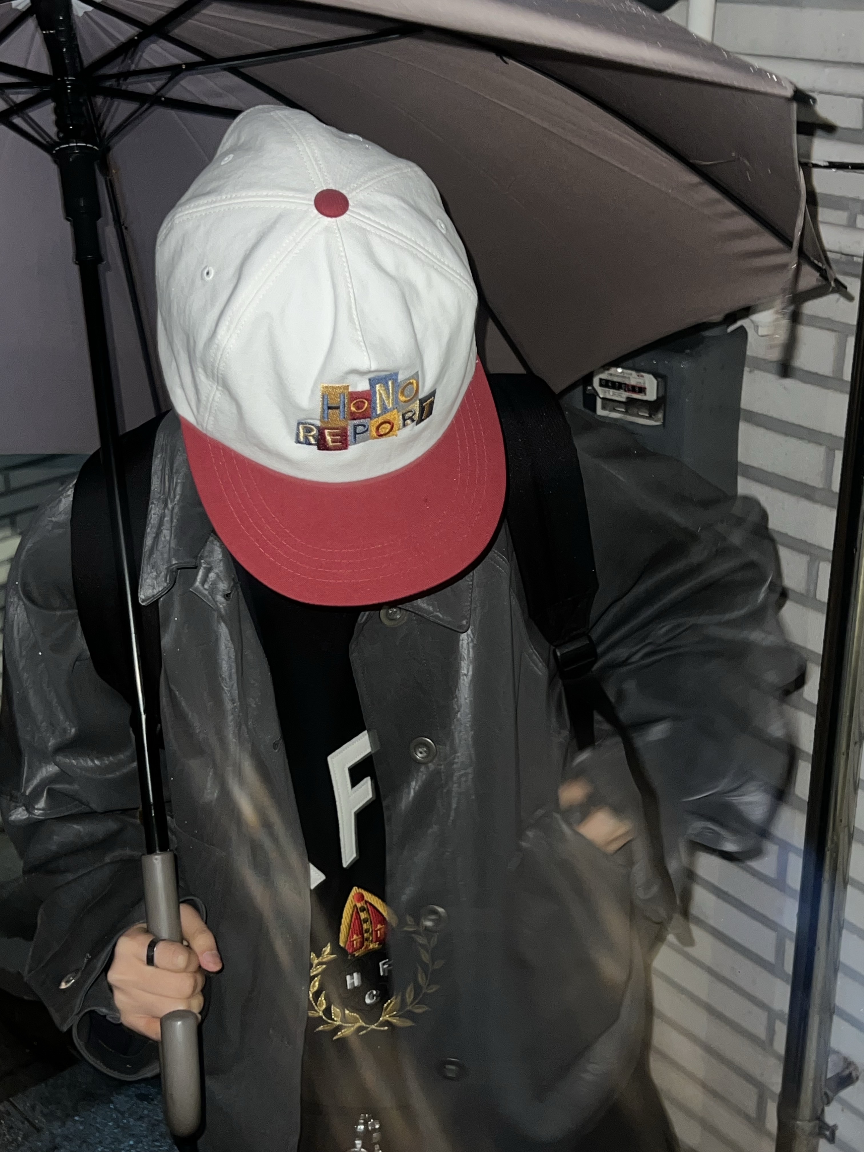 Hono Report Block Logo Cap Red White 착용 스타일 - 3