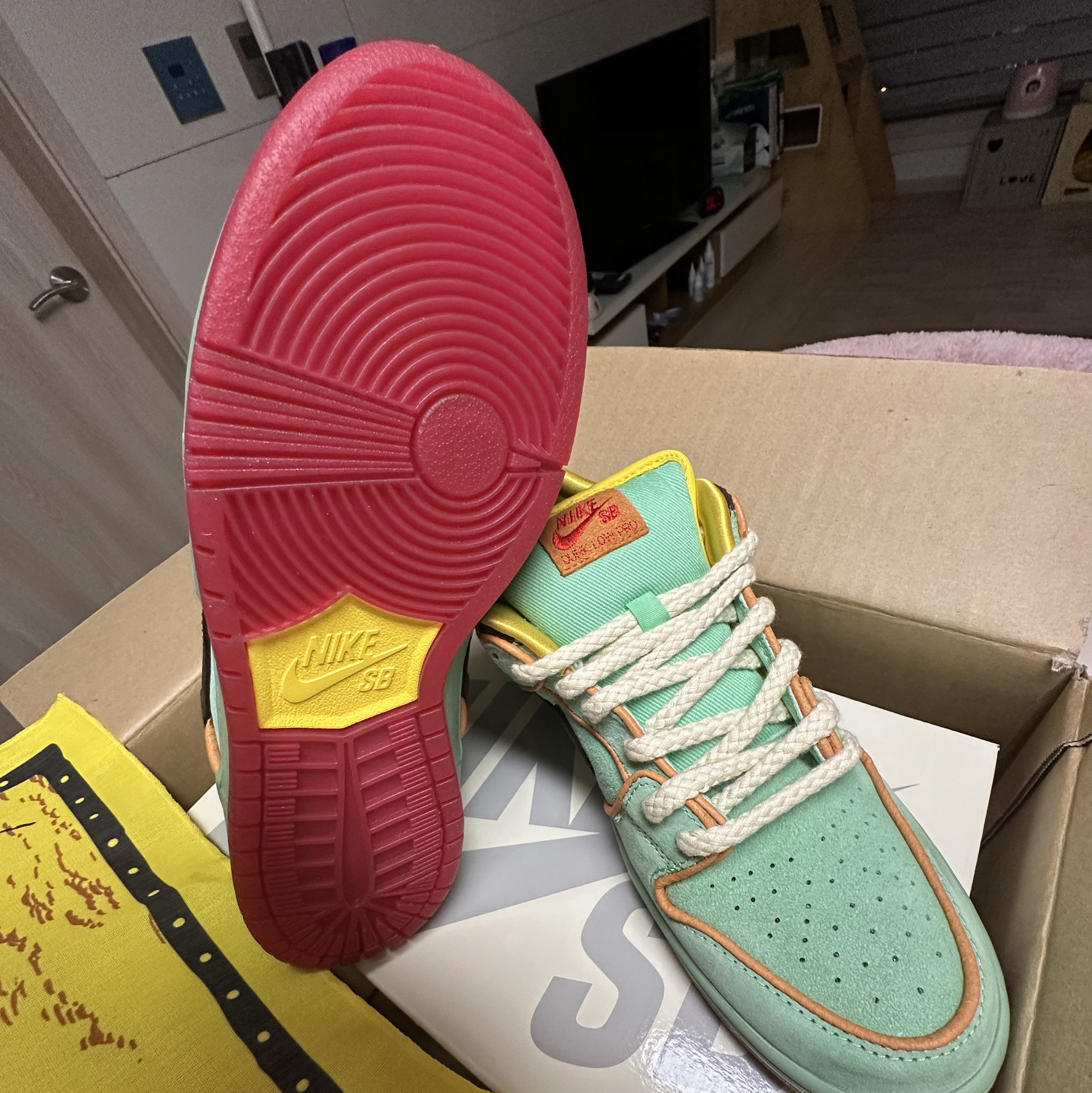 Nike SB Dunk Low Pro Tourmaline 착용 스타일 - 7