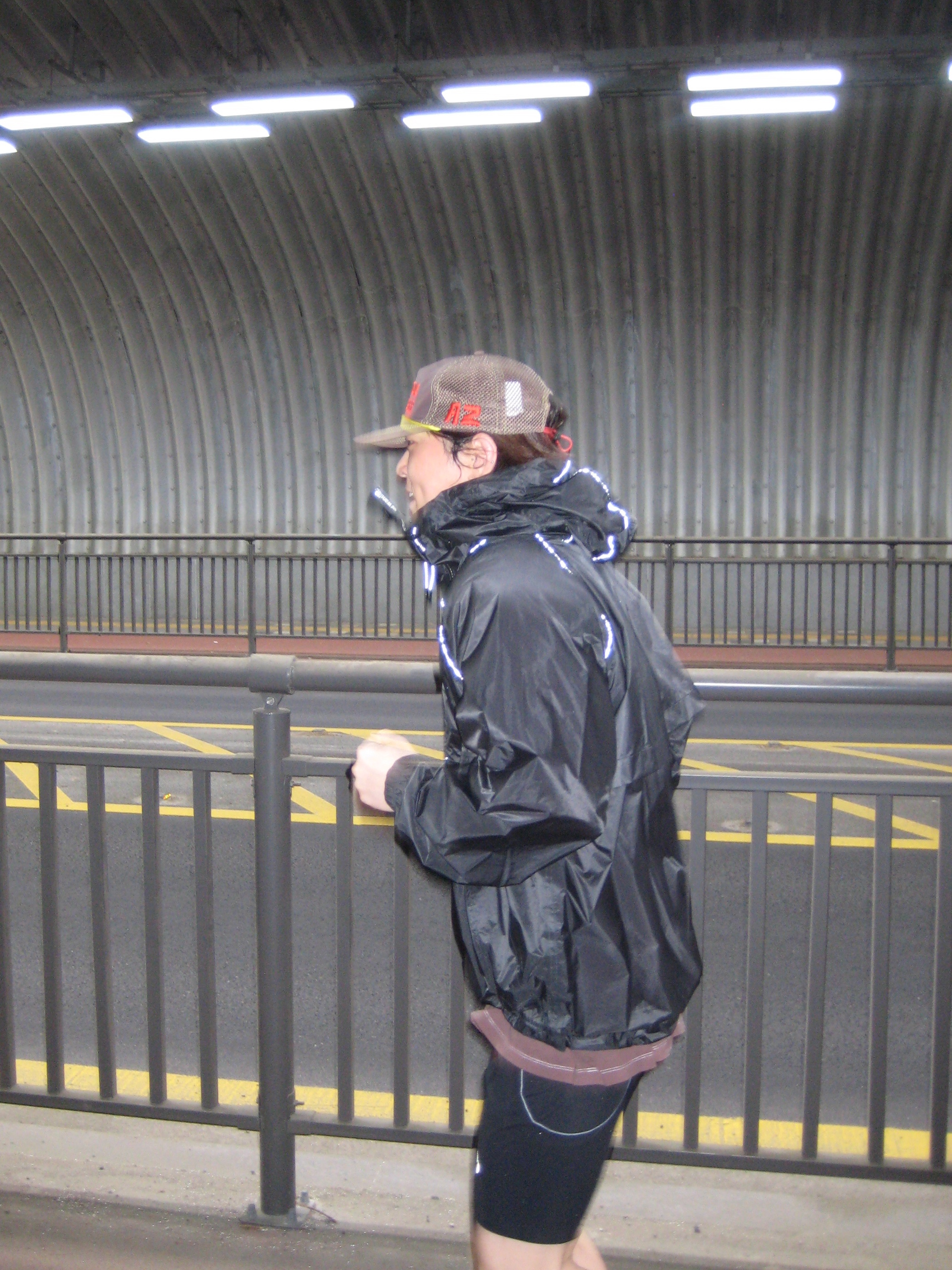 Alex Zono Ten Toe Express Trucker Hat Brown, (W) Zara x And Wander Windproof Jacket Dark Navy 착용 스타일 - 1
