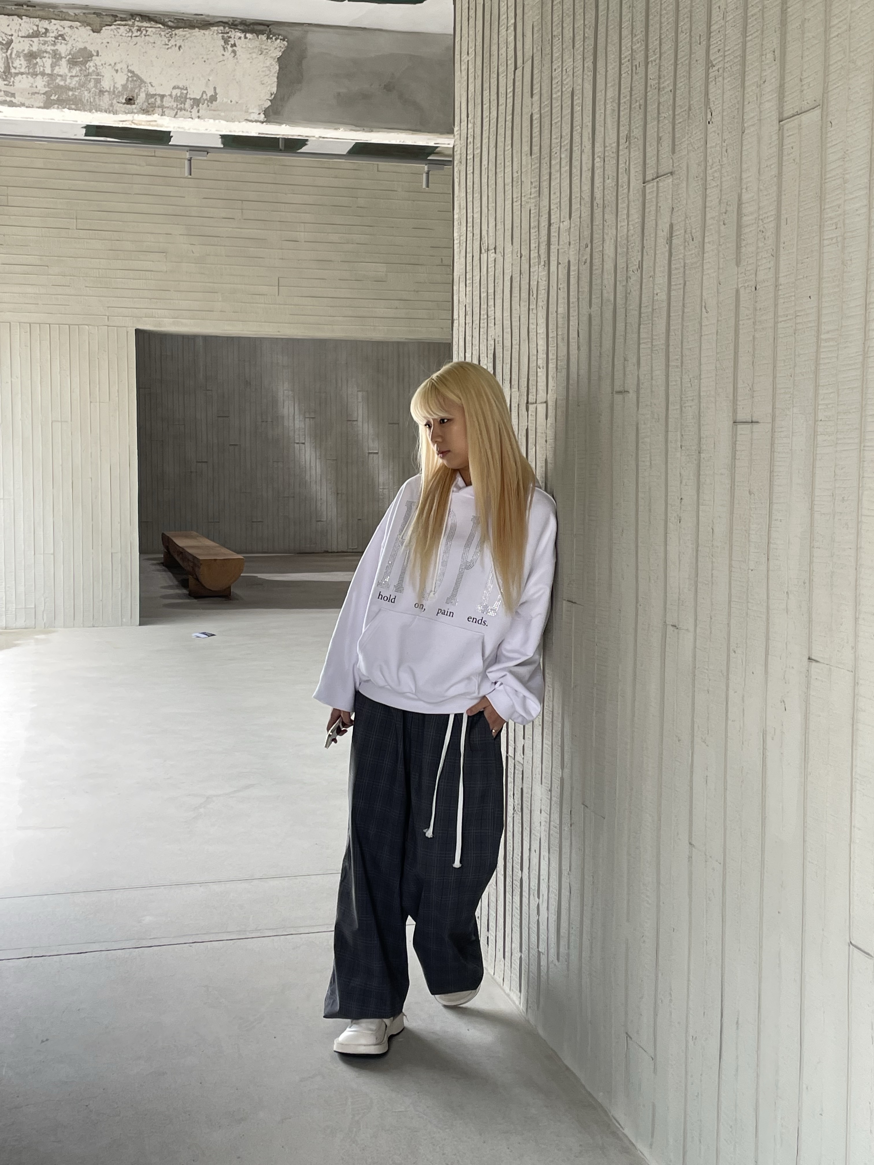 Hono Report Easy Big Rope Pants Gray Check 착용 스타일 - 4