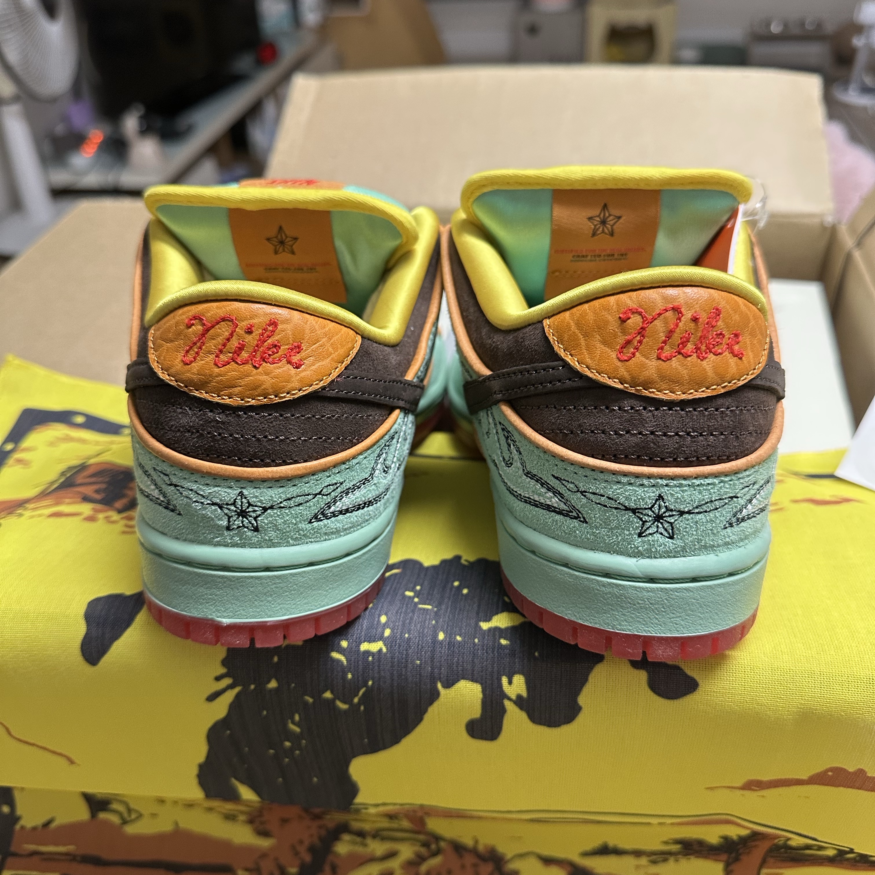 Nike SB Dunk Low Pro Tourmaline 착용 스타일 - 4