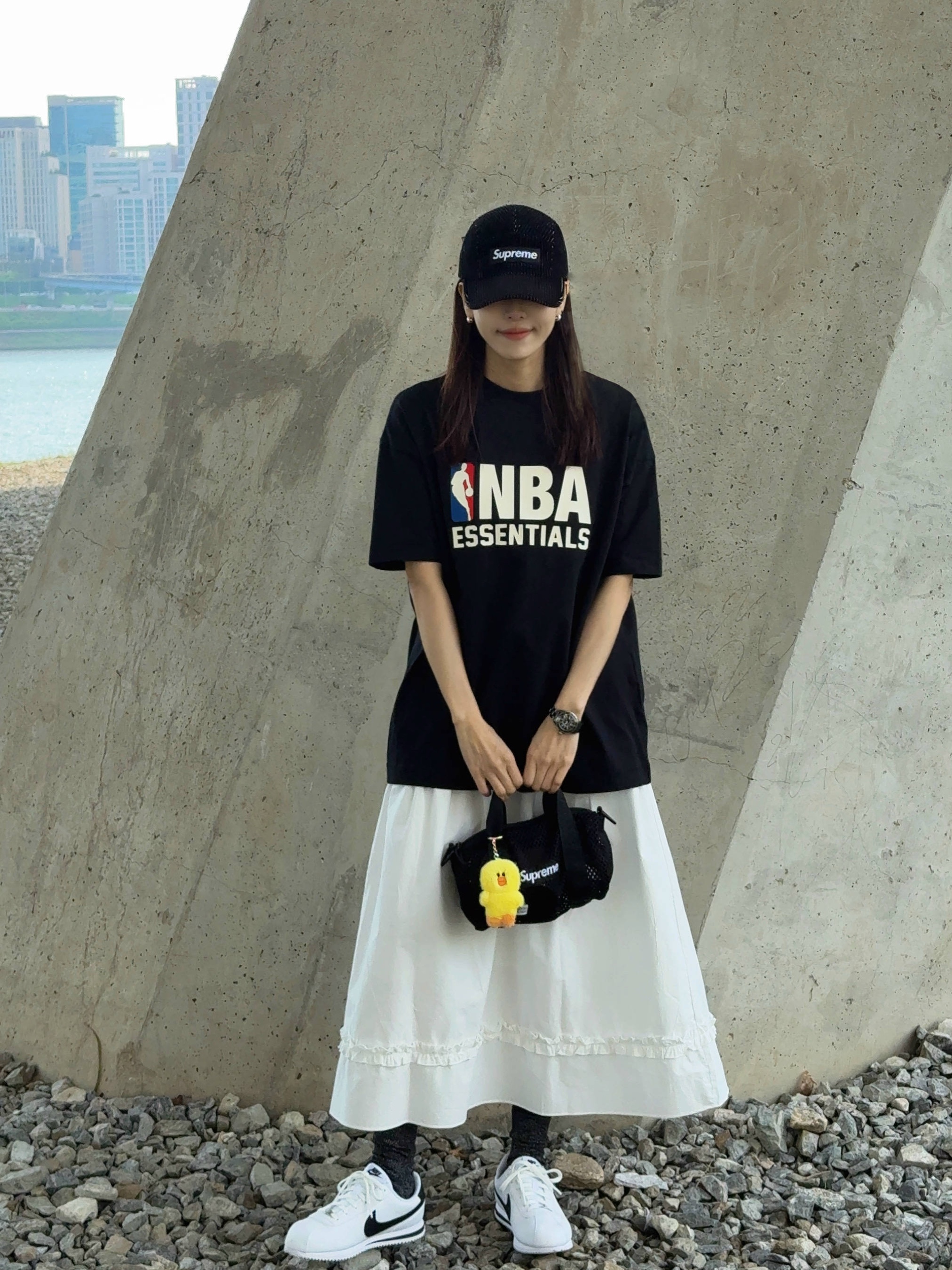Supreme 2-Tone Corduroy Camp Cap Black - 23SS, Essentials x NBA T-Shirt Black - 24FW 착용 스타일 - 1