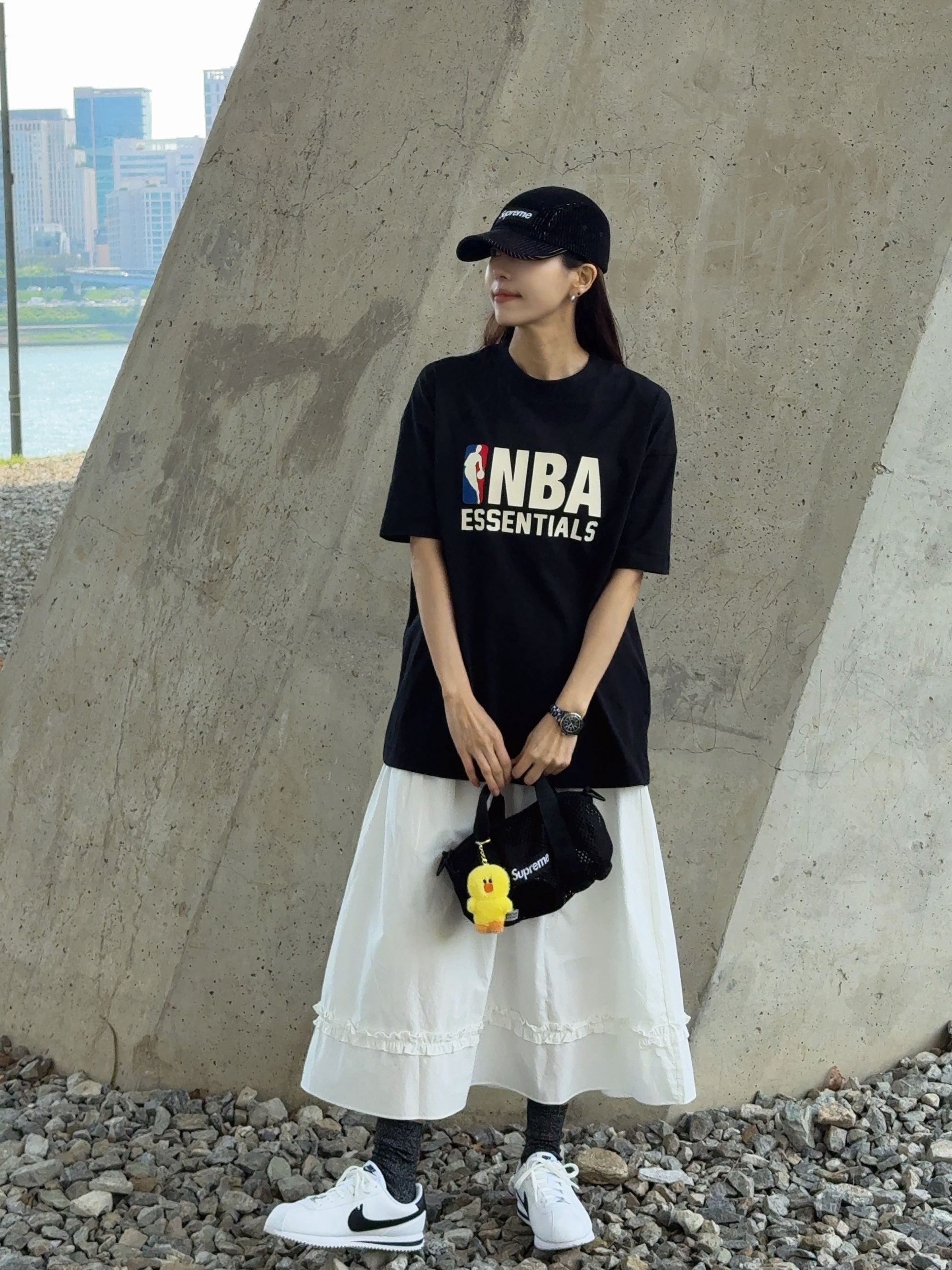 Supreme 2-Tone Corduroy Camp Cap Black - 23SS, Essentials x NBA T-Shirt Black - 24FW 착용 스타일 - 2