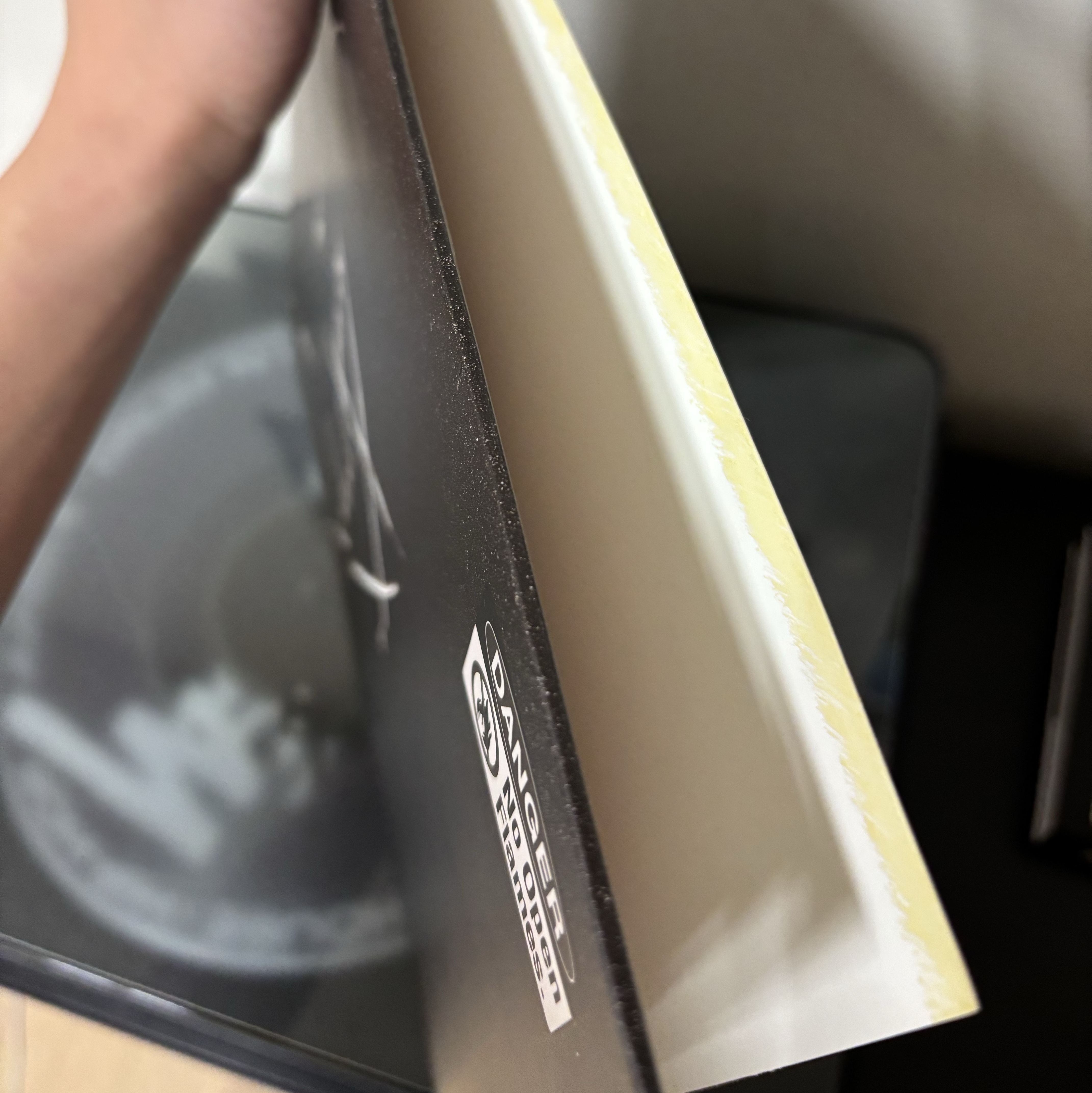Simon Dominic No Open Flames LP Clear Red 착용 스타일 - 2