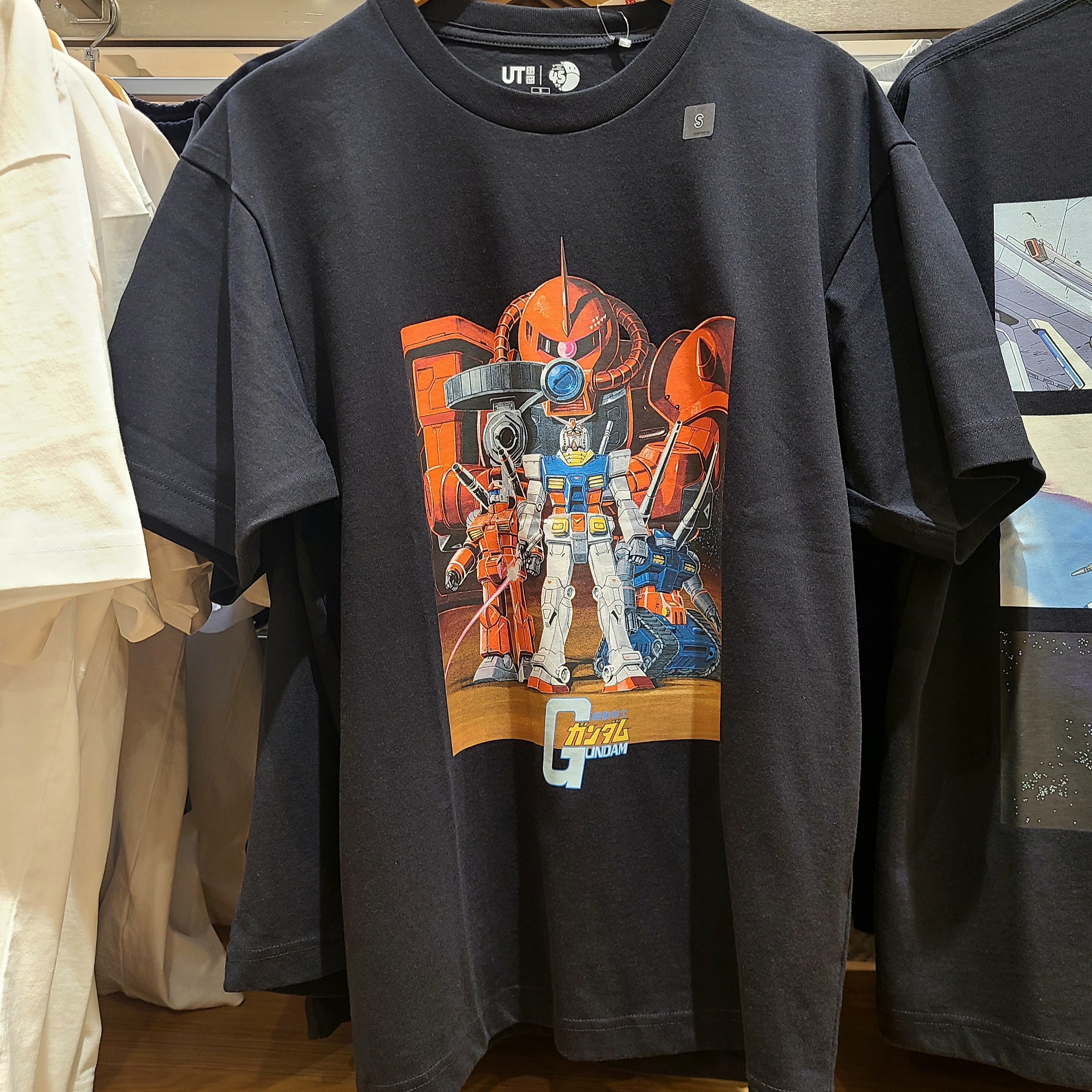 Uniqlo UT x Gundam Graphic T-Shirt C Black - KR, Uniqlo UT x Gundam Graphic T-Shirt B Black - KR 착용 스타일 - 3