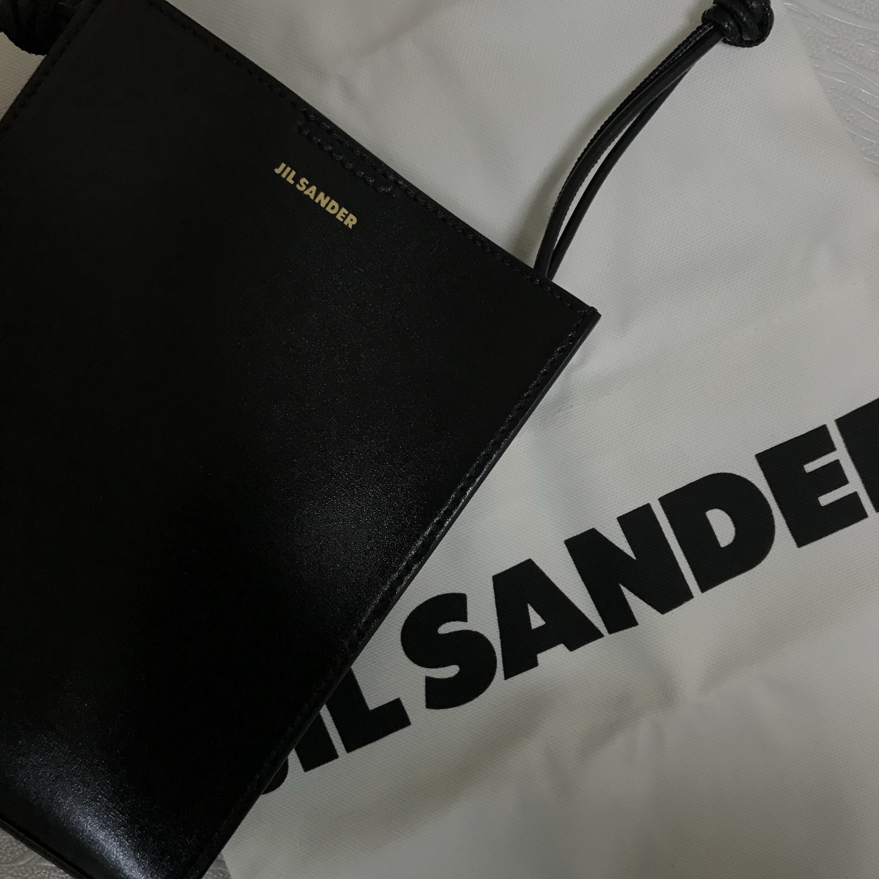Jil Sander Tangle Small Black 착용 스타일