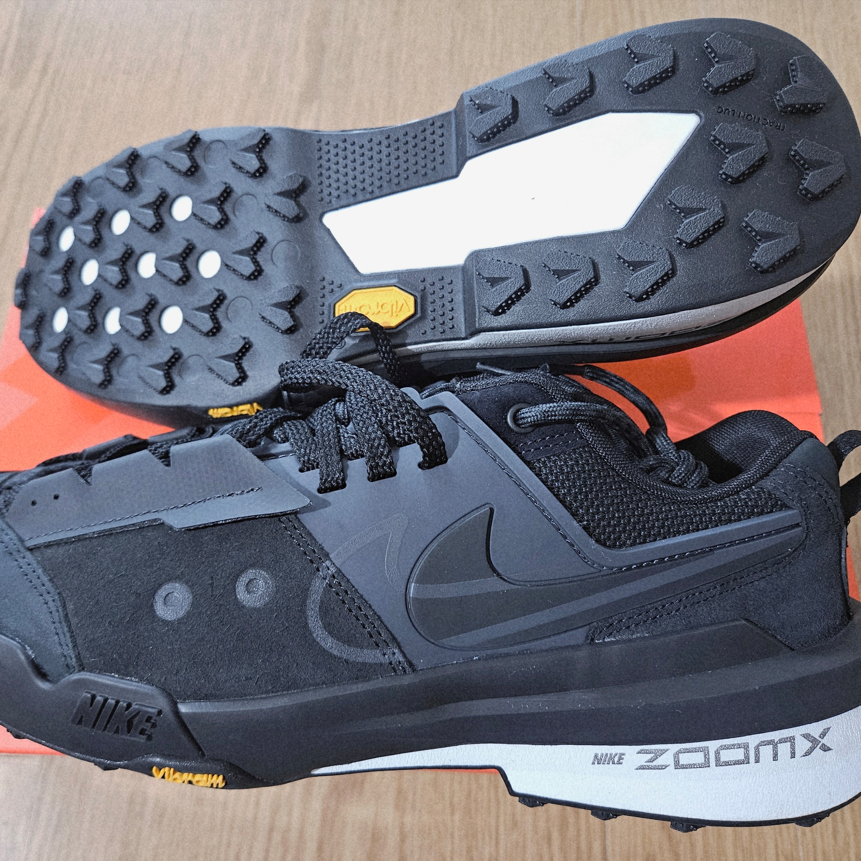 Nike x Sacai Zegamadome SP Black 착용 스타일 - 3