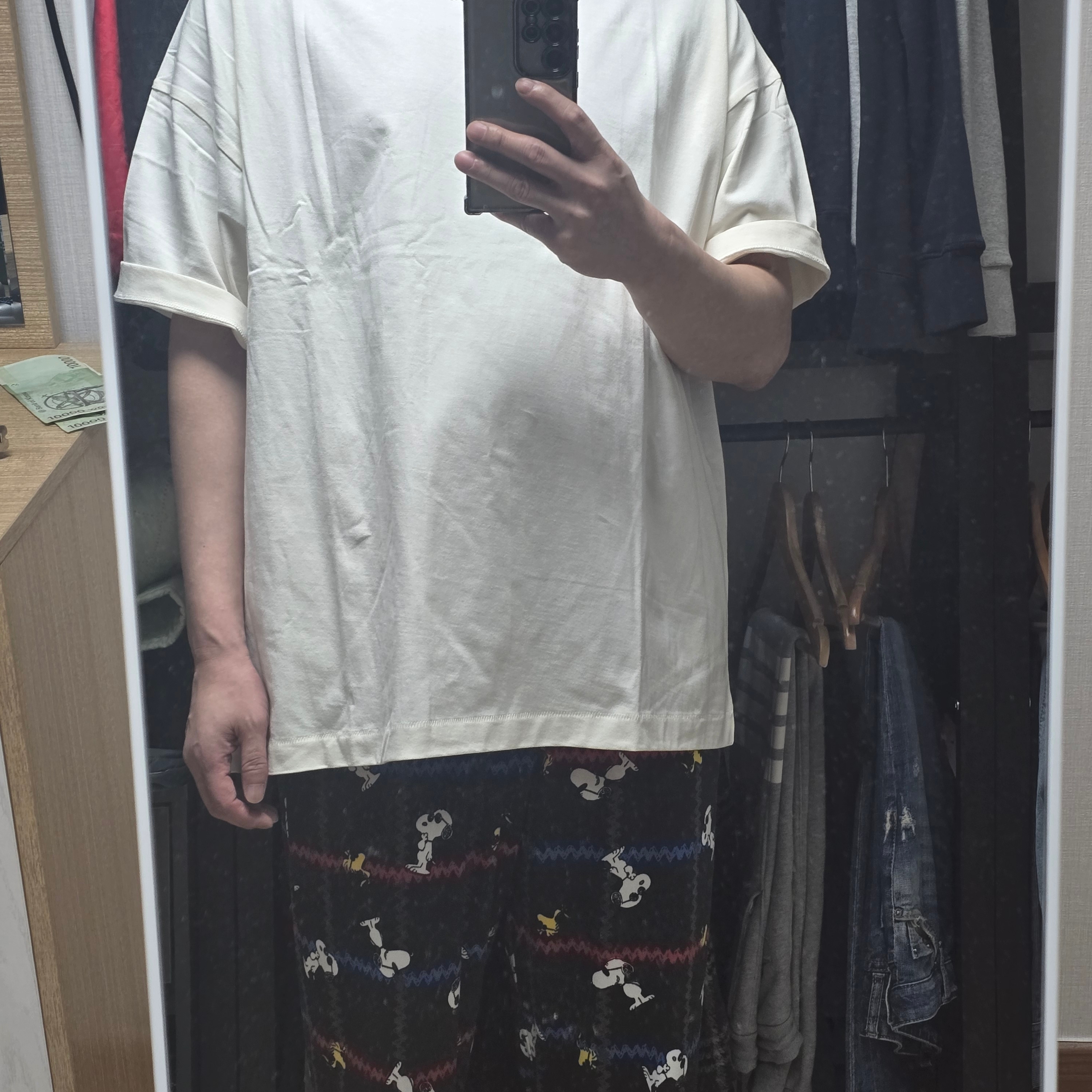 Essentials T-Shirt Cloud Dancer - 23FW 착용 스타일