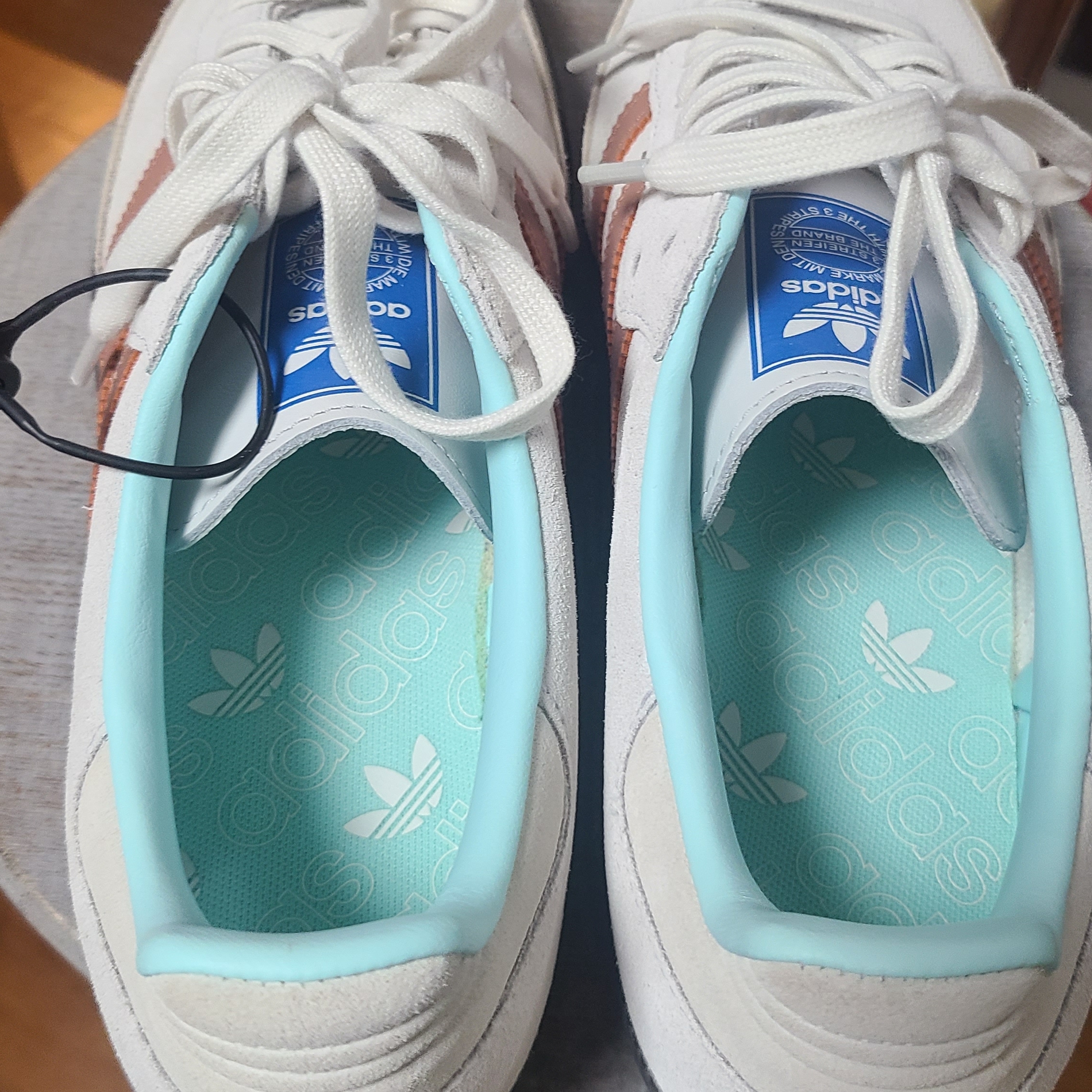 Adidas Samba OG Crystal White Clay Strata 착용 스타일 - 3