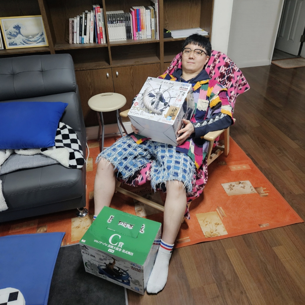Supreme Patchwork S/S Shirt Multicolor - 23SS, Supreme Frayed Patchwork Baggy Denim Shorts Washed Blue - 23SS 착용 스타일 - 1