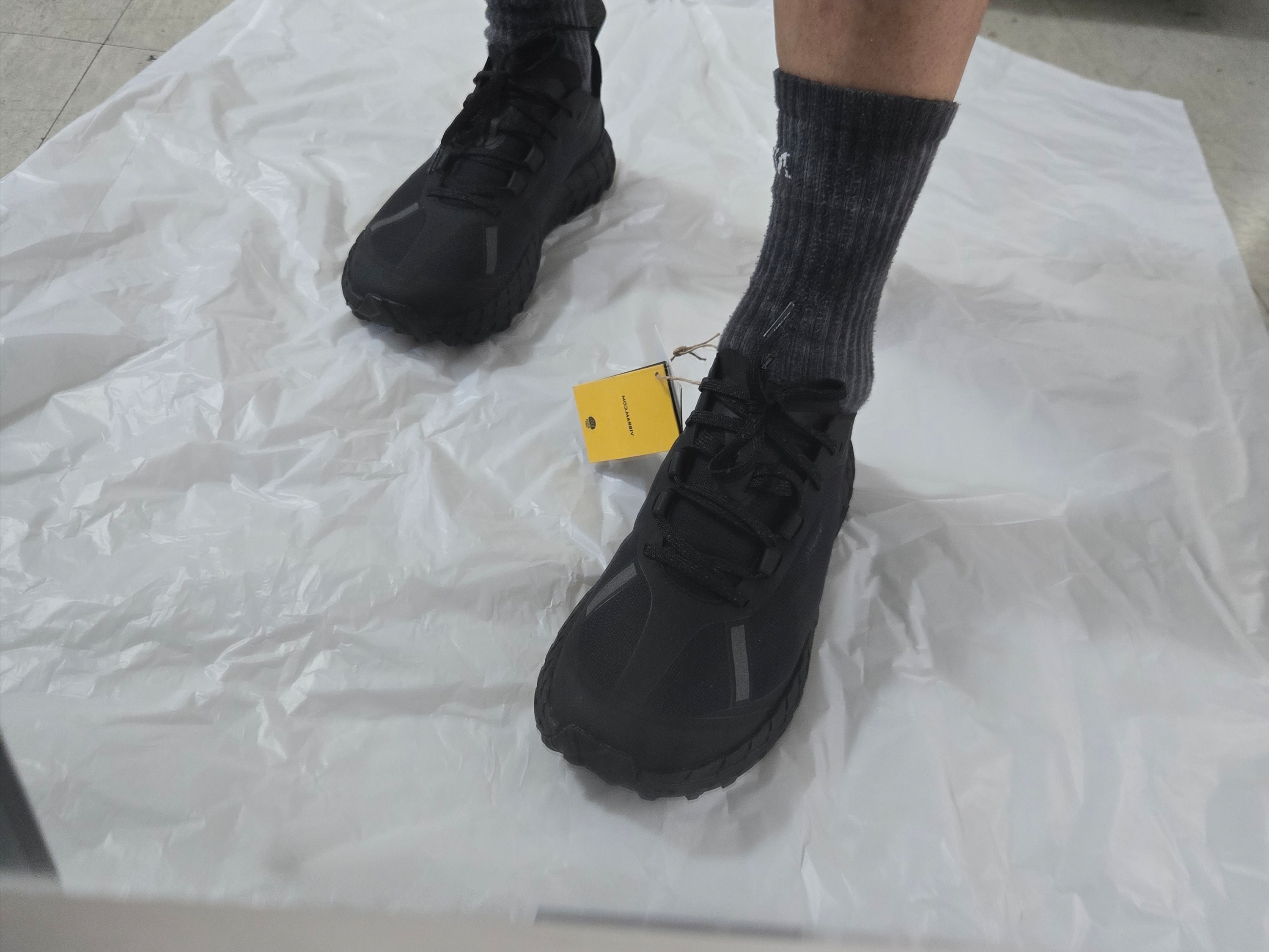 Norda 001/A Stealth Black 착용 스타일