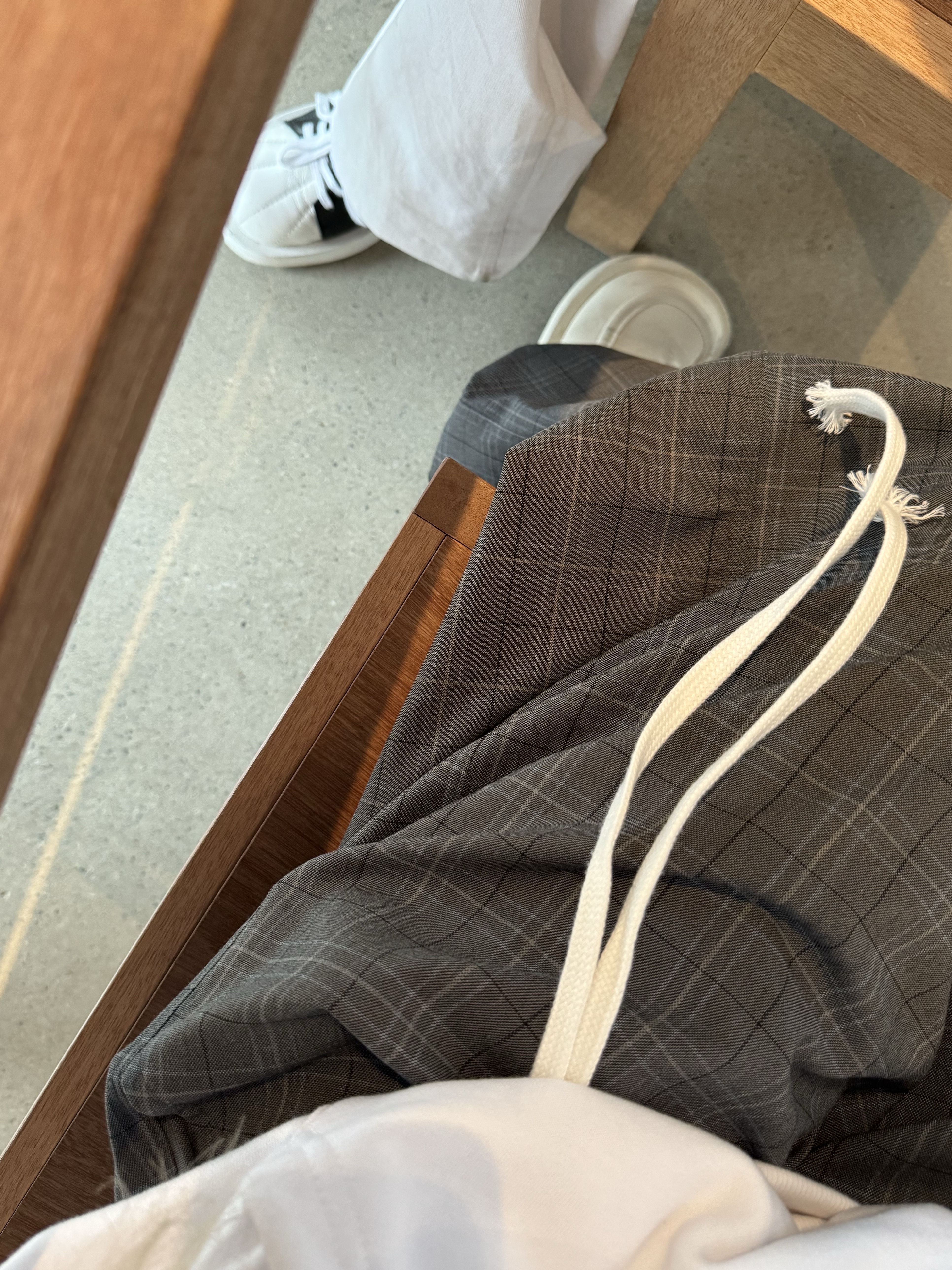 Hono Report Easy Big Rope Pants Gray Check 착용 스타일