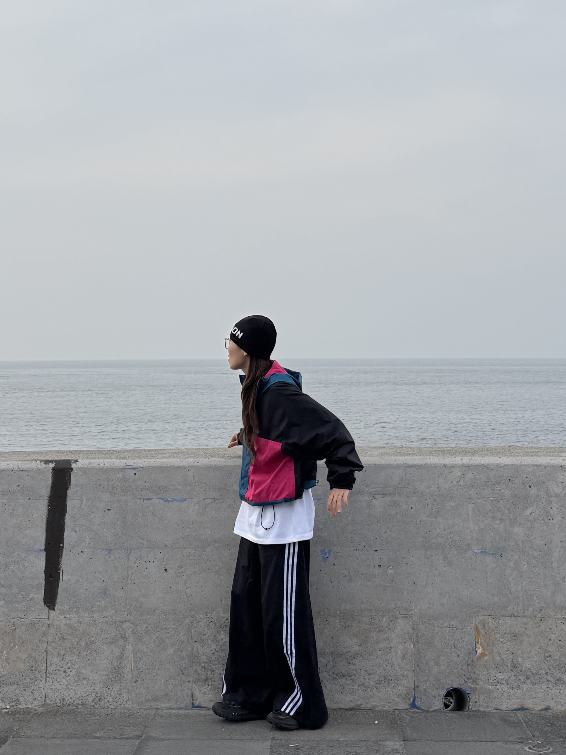 (W) Adidas Adilenium Oversized Track Pants Black - KR Sizing, Salomon Peak Beanie Black 착용 스타일