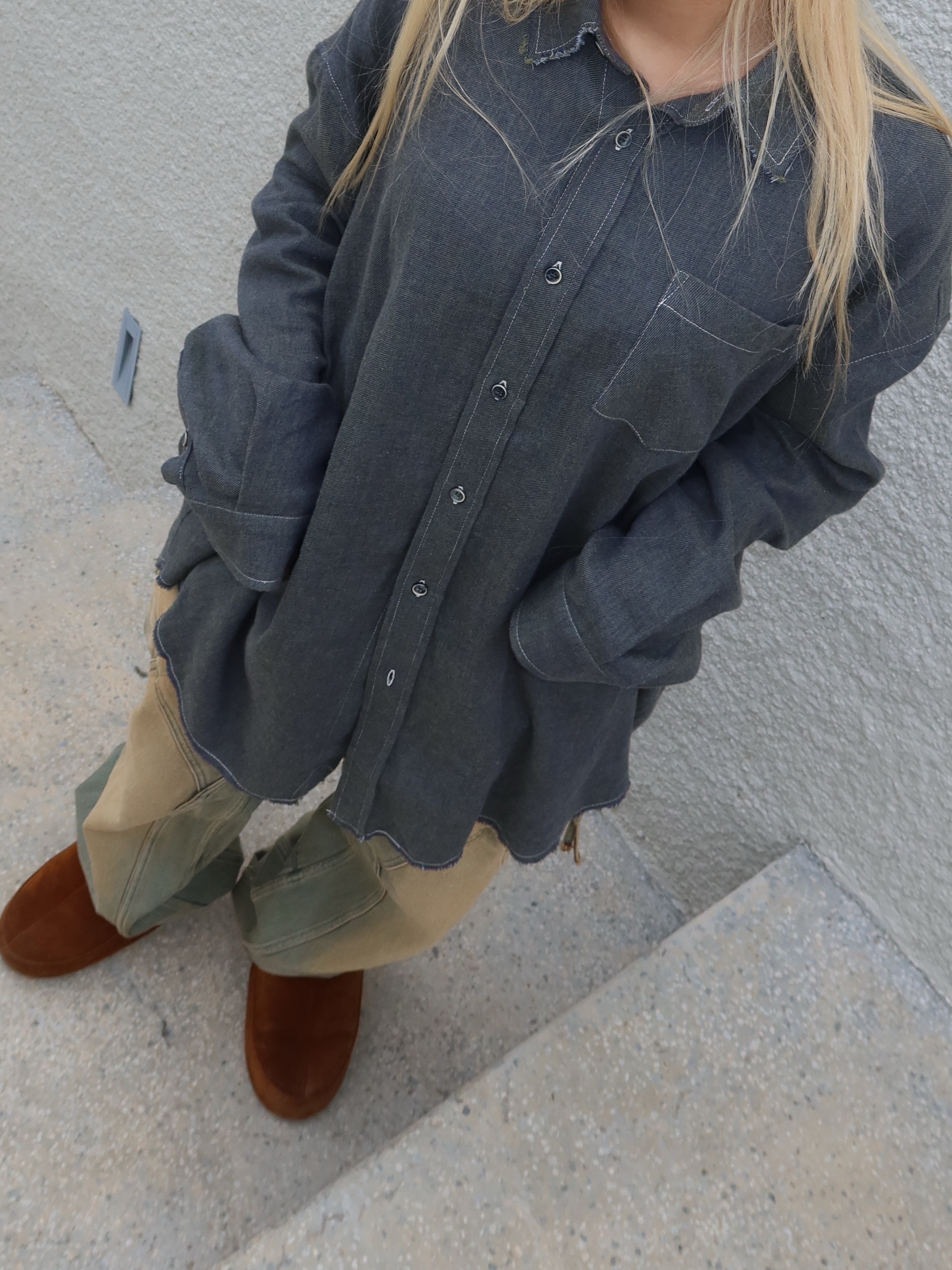 Hono Report Oversized Shirts Faded Denim 착용 스타일 - 4