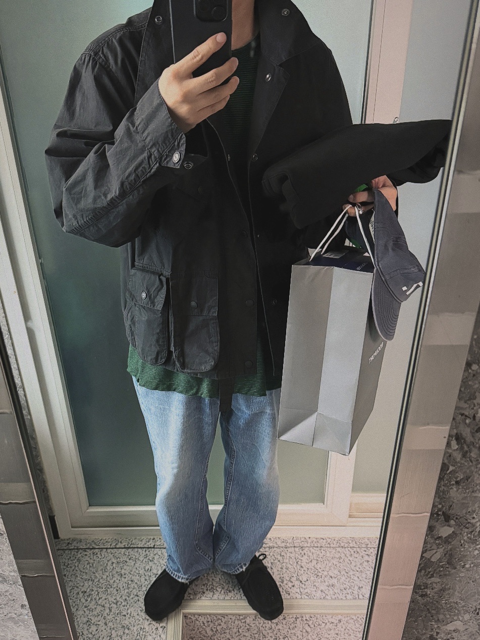 Clarks Wallabee Gtx Suede Black 착용 스타일