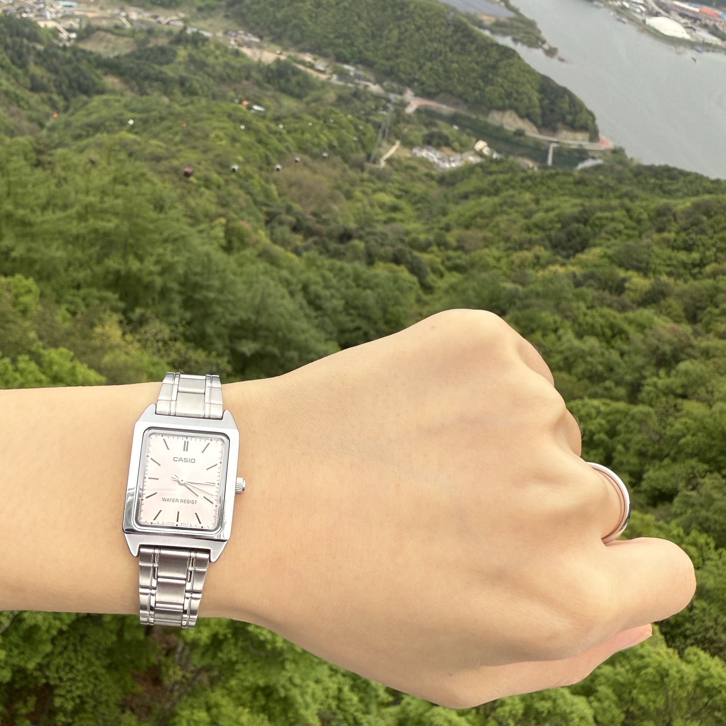 Casio LTP-V007D-4E 착용 스타일
