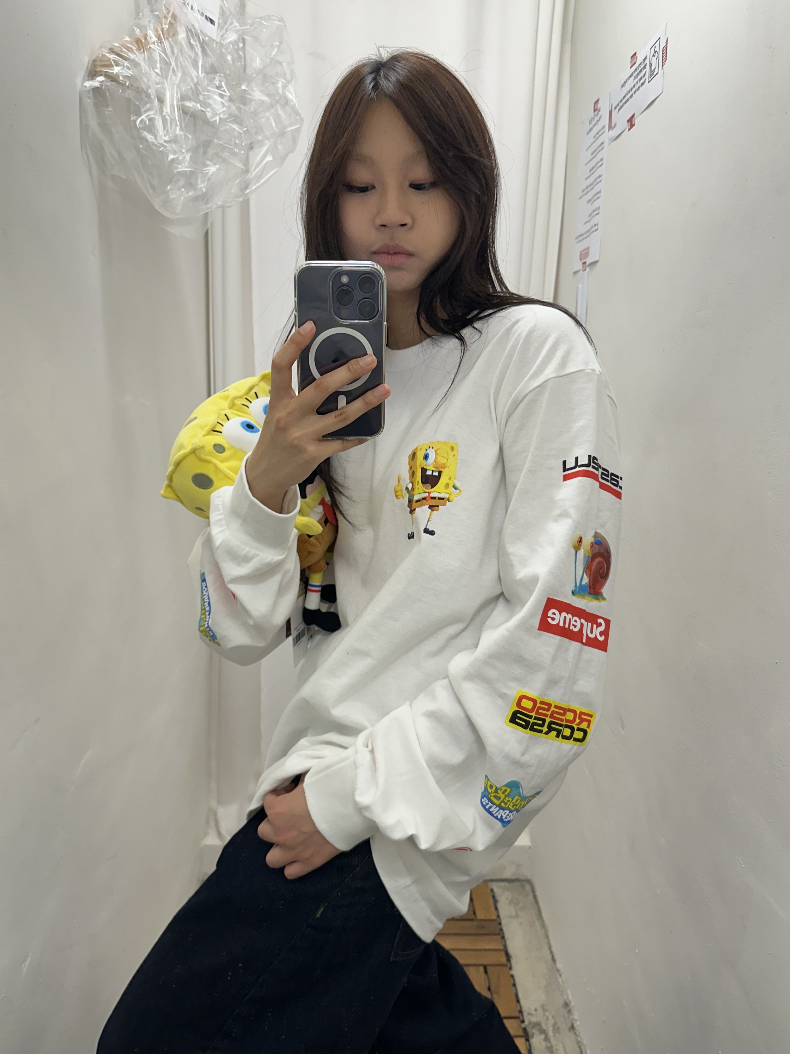 Supreme x SpongeBob SquarePants Castelli Racing L/S T-Shirt White - 25SS, Supreme x The North Face Trompe L'oeil Printed Borealis Backpack Yellow - 23SS 착용 스타일 - 1