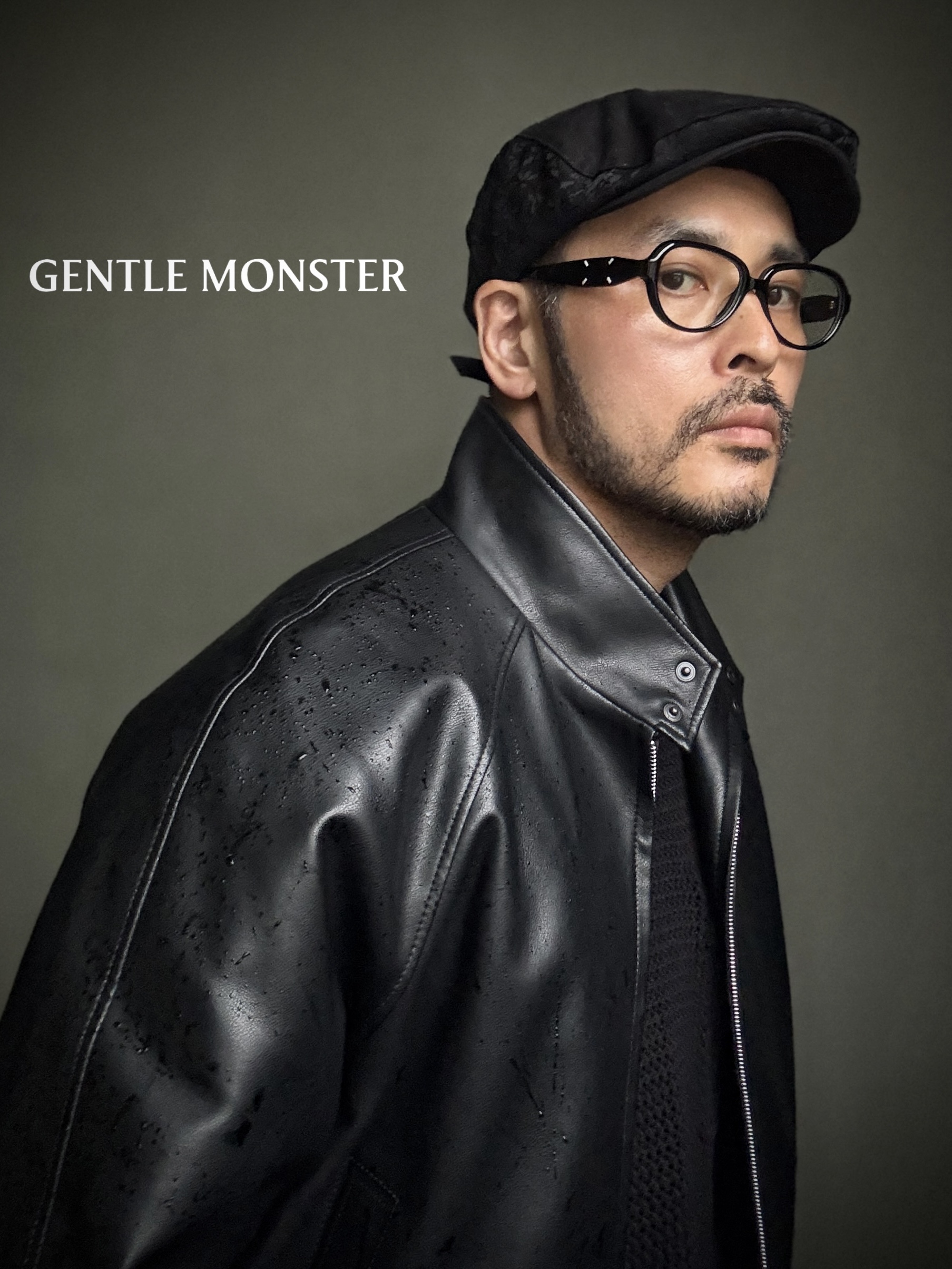 Gentle Monster x Maison Margiela MM211 Black Clear 착용 스타일 - 2