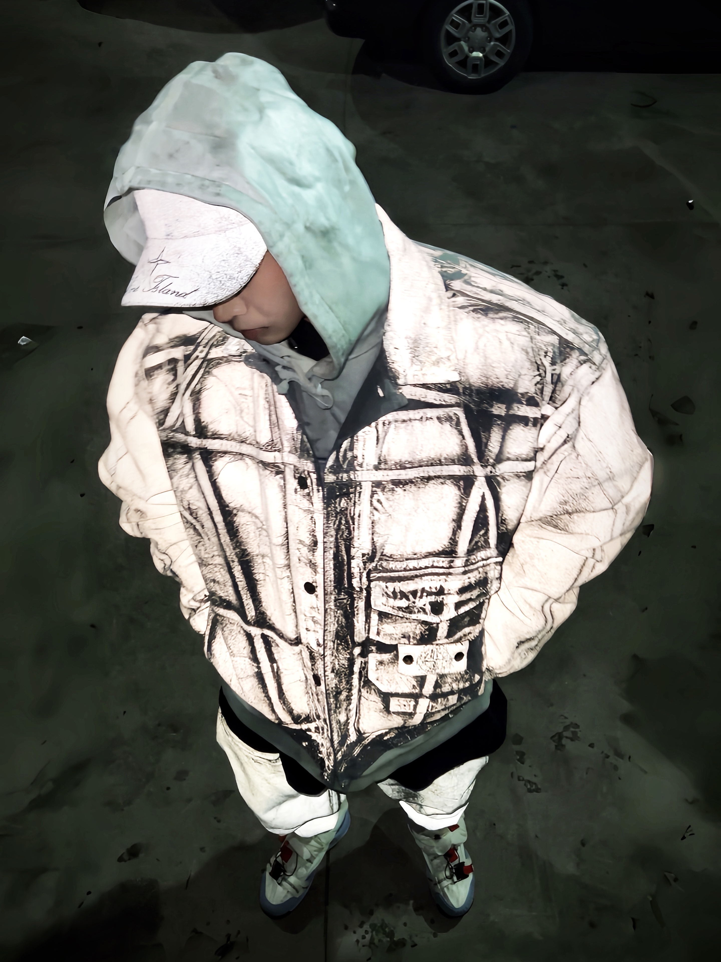 Supreme x Stone Island Denim 6-Panel Reflective - 23FW, Supreme x Stone Island Denim Trucker Jacket Reflective - 23FW 착용 스타일 - 1