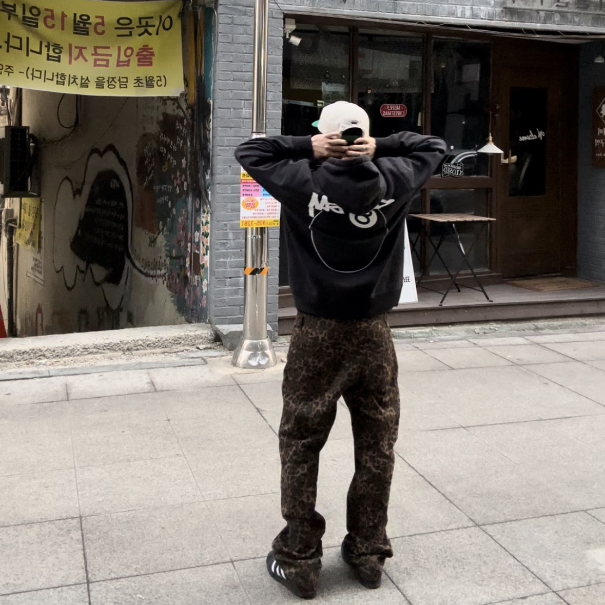 Stussy 8 Ball Hoodie Black - 21FW, Adidas Superstar Core Black White 착용 스타일 - 2
