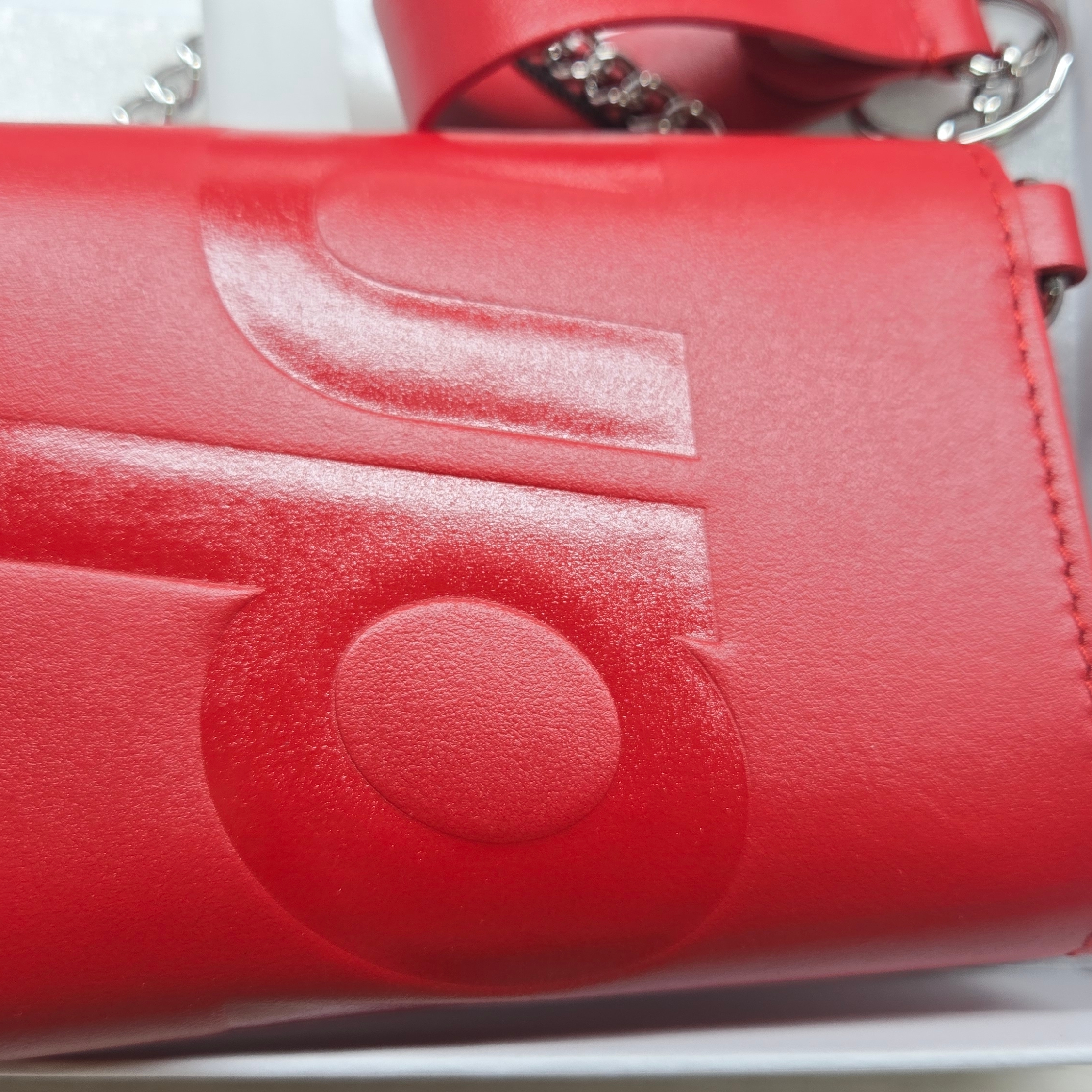 Supreme Leather Chain Wallet Red 착용 스타일