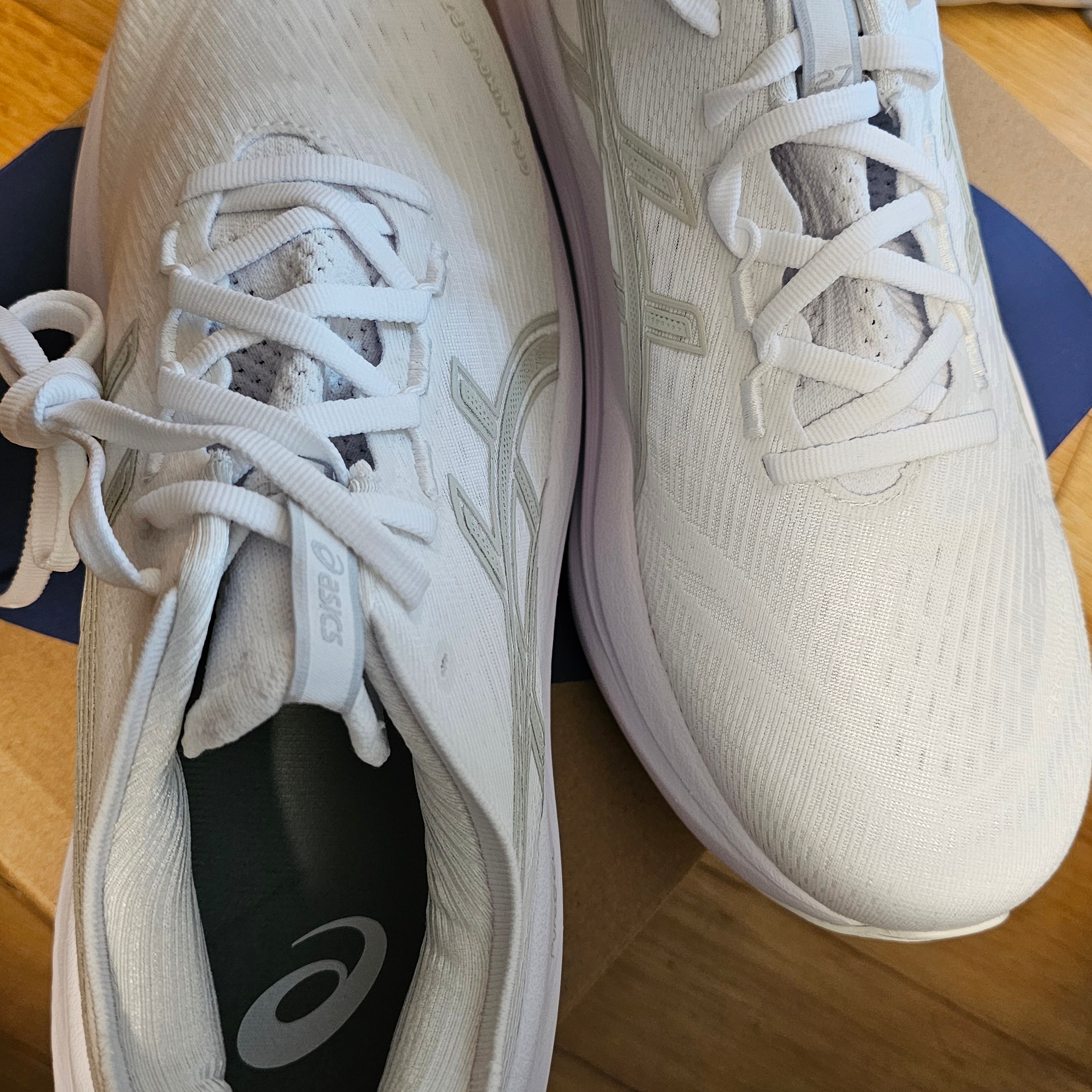 Asics Gel-Nimbus 27 White Glacier Grey - D Standard 착용 스타일