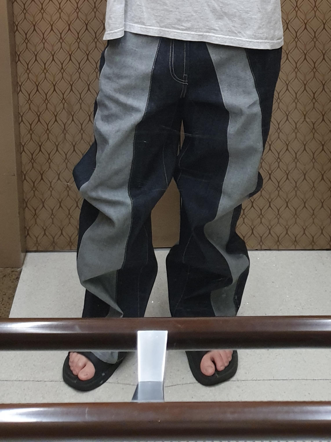 Supreme Paneled Stripe Baggy Jeans Rigid Indigo - 25SS, Supreme Capital S/S Top Woodland Camo - 25SS 착용 스타일 - 2