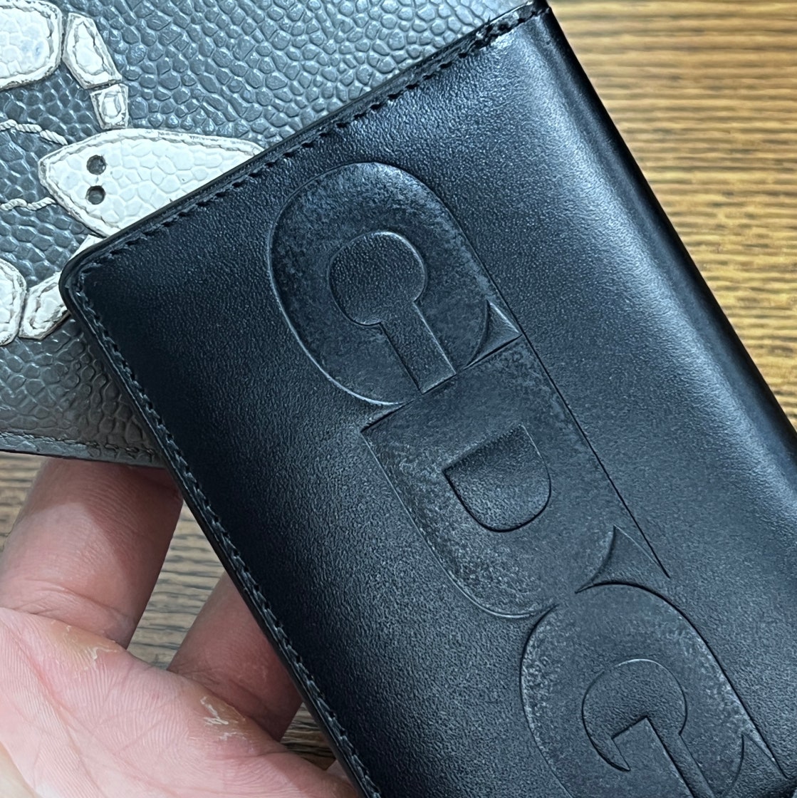 本日限定値下げ CDG EMBOSSED LOGO WALLET 新品 LZIP CDG EMBOSSED