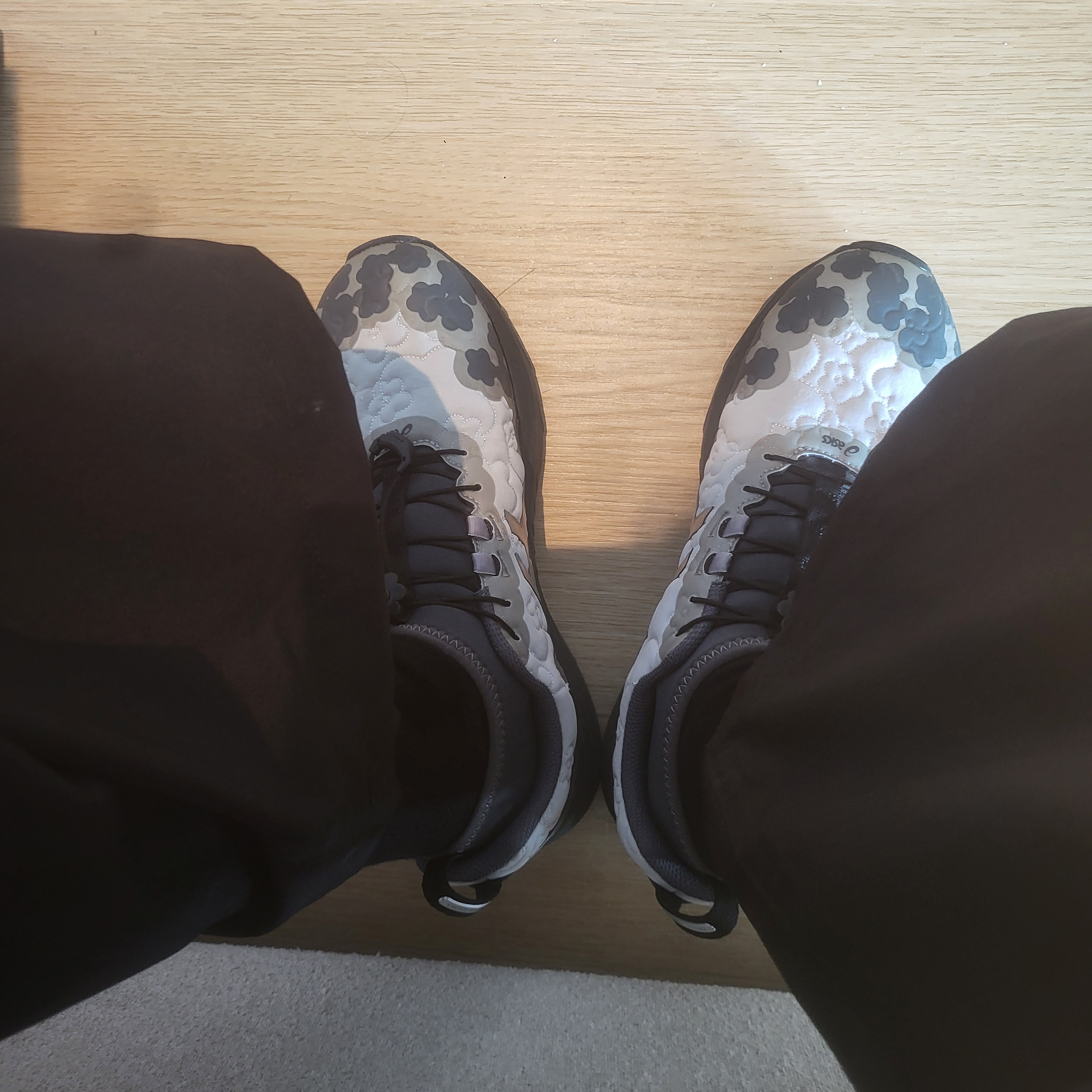 Asics x Cecilie Bahnsen Gel-Terrain MT Pure Silver 착용 스타일