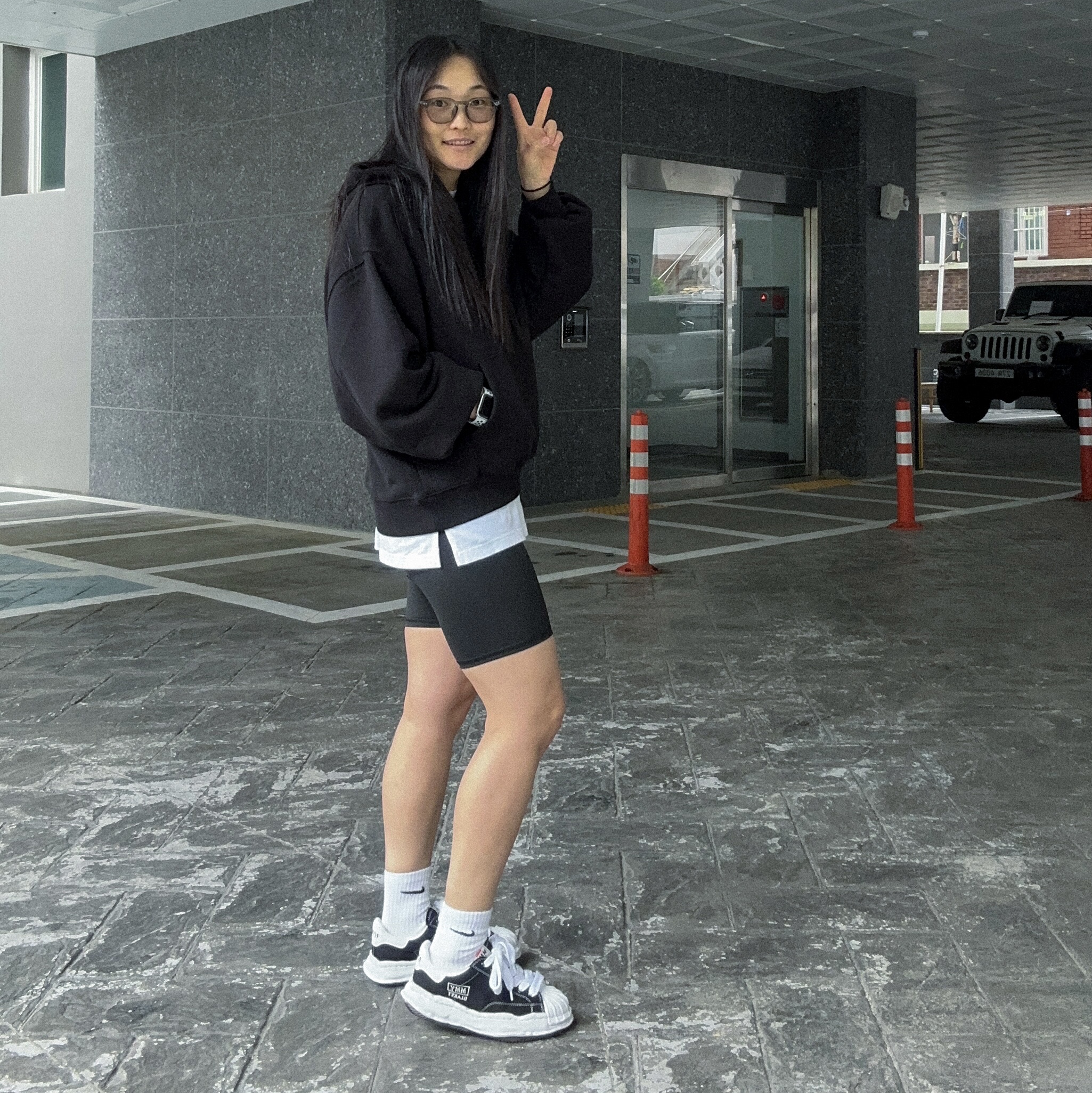 Maison Mihara Yasuhiro Blakey OG Sole Canvas Low-top Sneakers Black White, Apple Watch Nike SE 44mm GPS Silver Aluminum Case with Nike Sport Band Pure Platinum Black (Korean Ver.) 착용 스타일