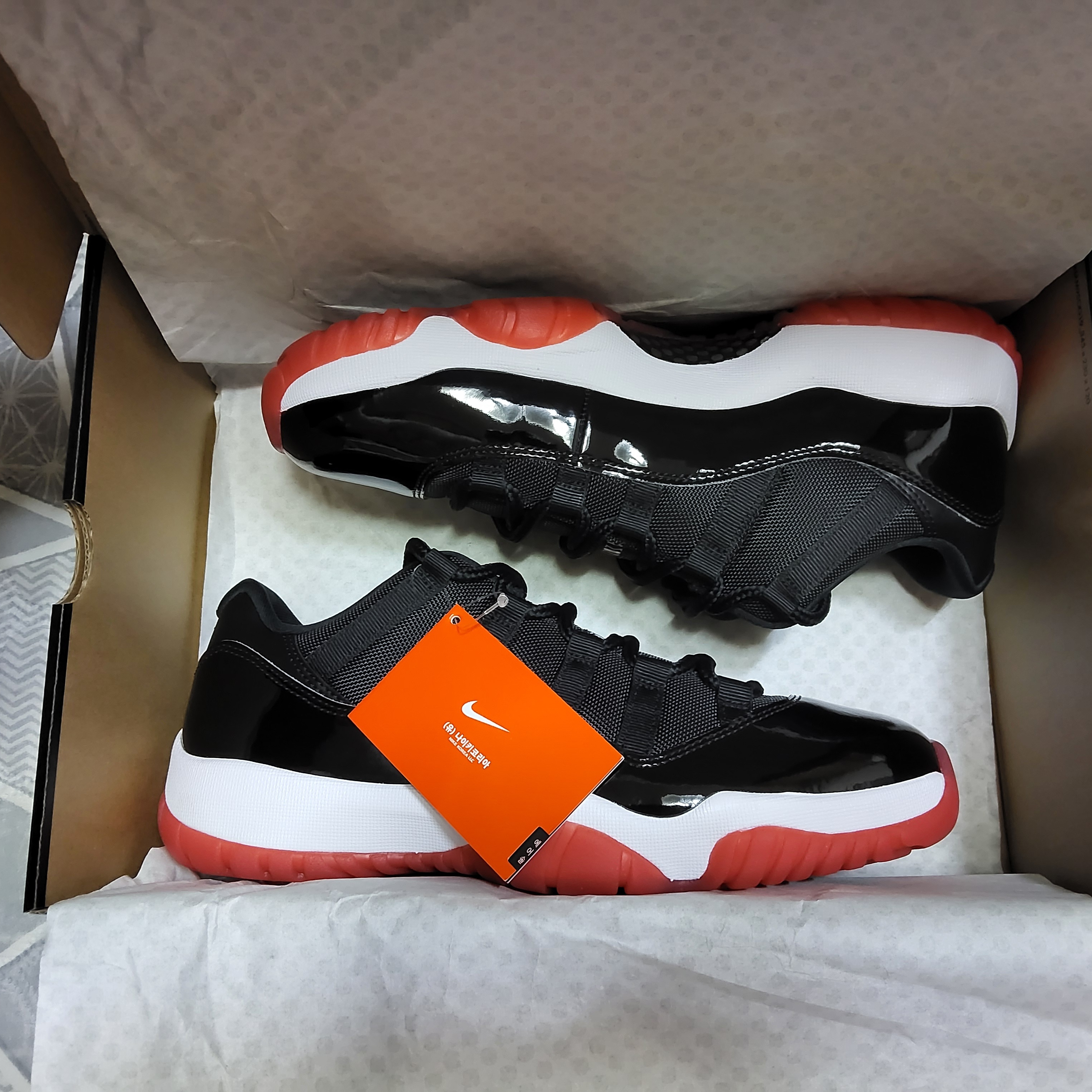 Jordan 11 Retro Low Bred 2025 착용 스타일 - 4