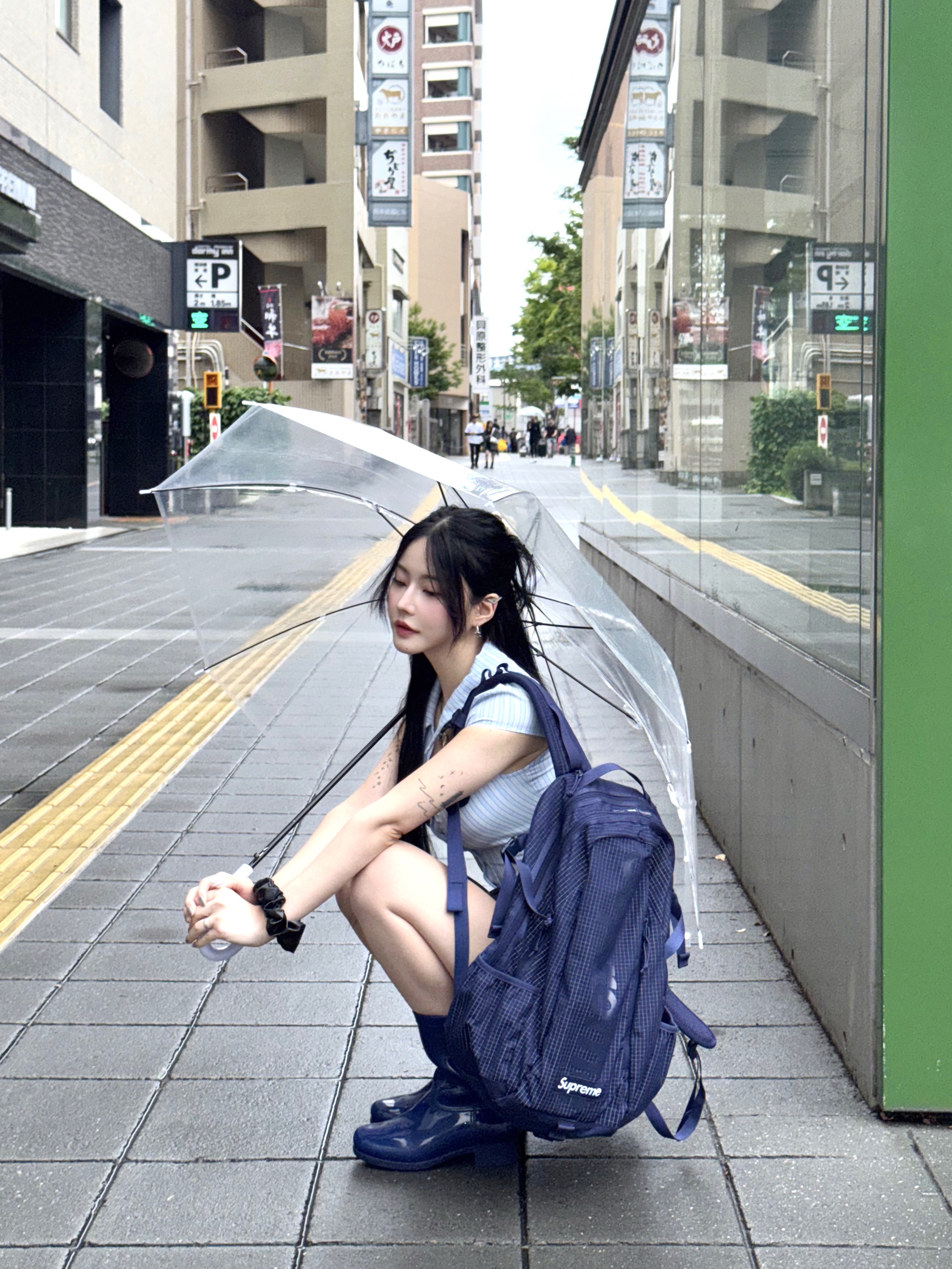 Supreme Backpack Navy - 24SS 착용 스타일
