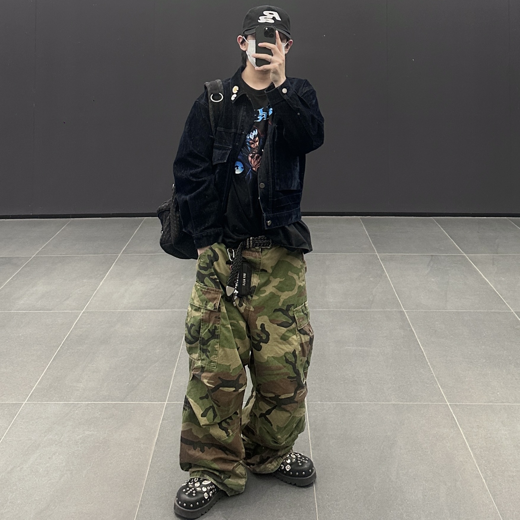 NOD Stone Washed Cargo Pants Camo, Toga Virilis AJ1066 Mules Leather Black 착용 스타일 - 2