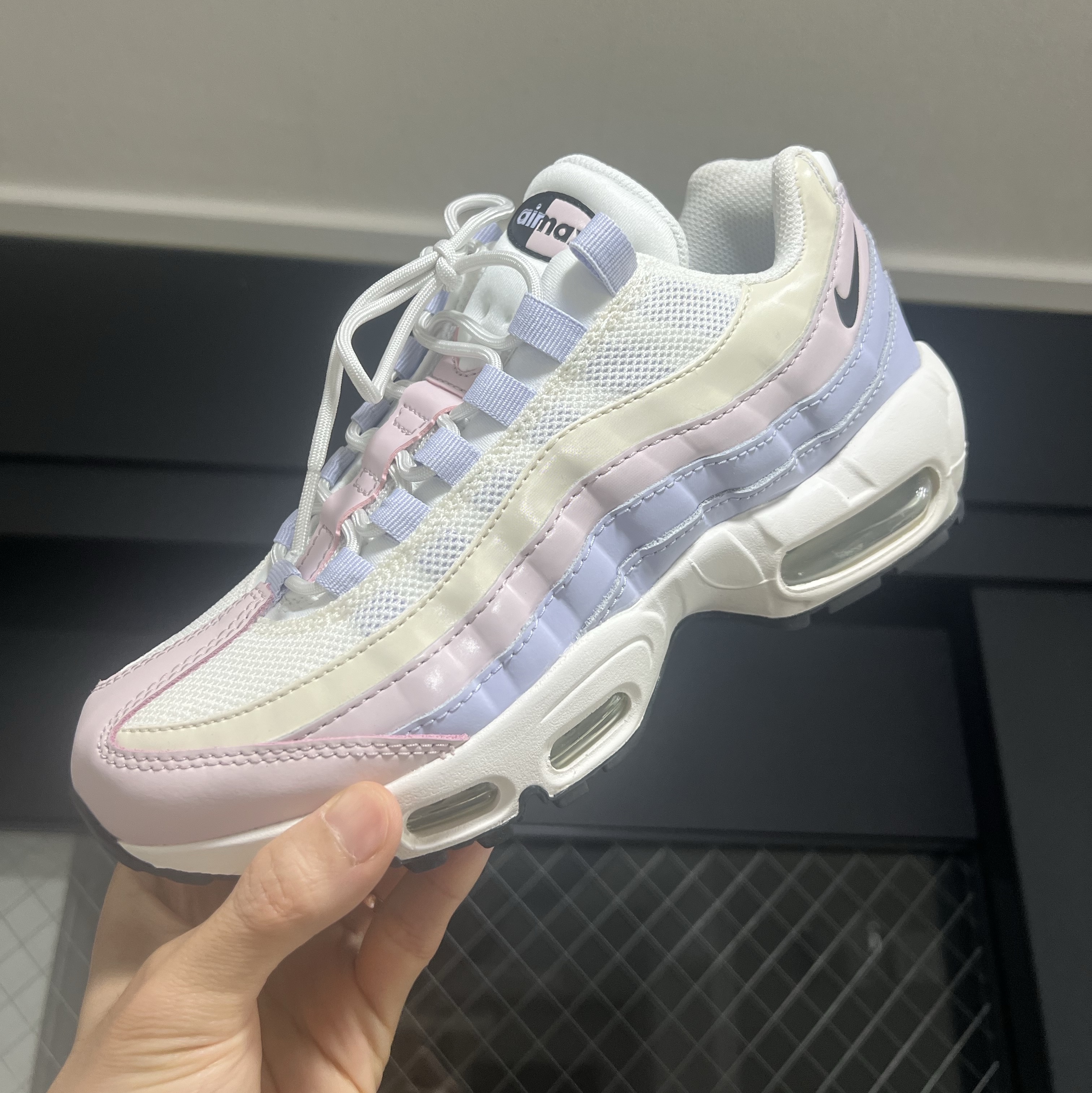(W) Nike Air Max 95 Barely Rose 착용 스타일